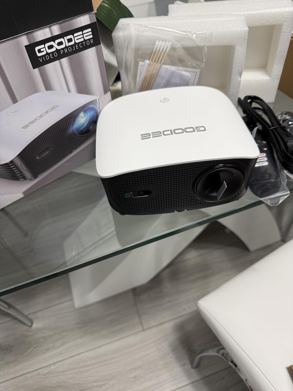 GooDee 4K Smart Projector with 5G WiFi and Bluetooth, Netflix/Prime Video Supported, Dolby Audio 400