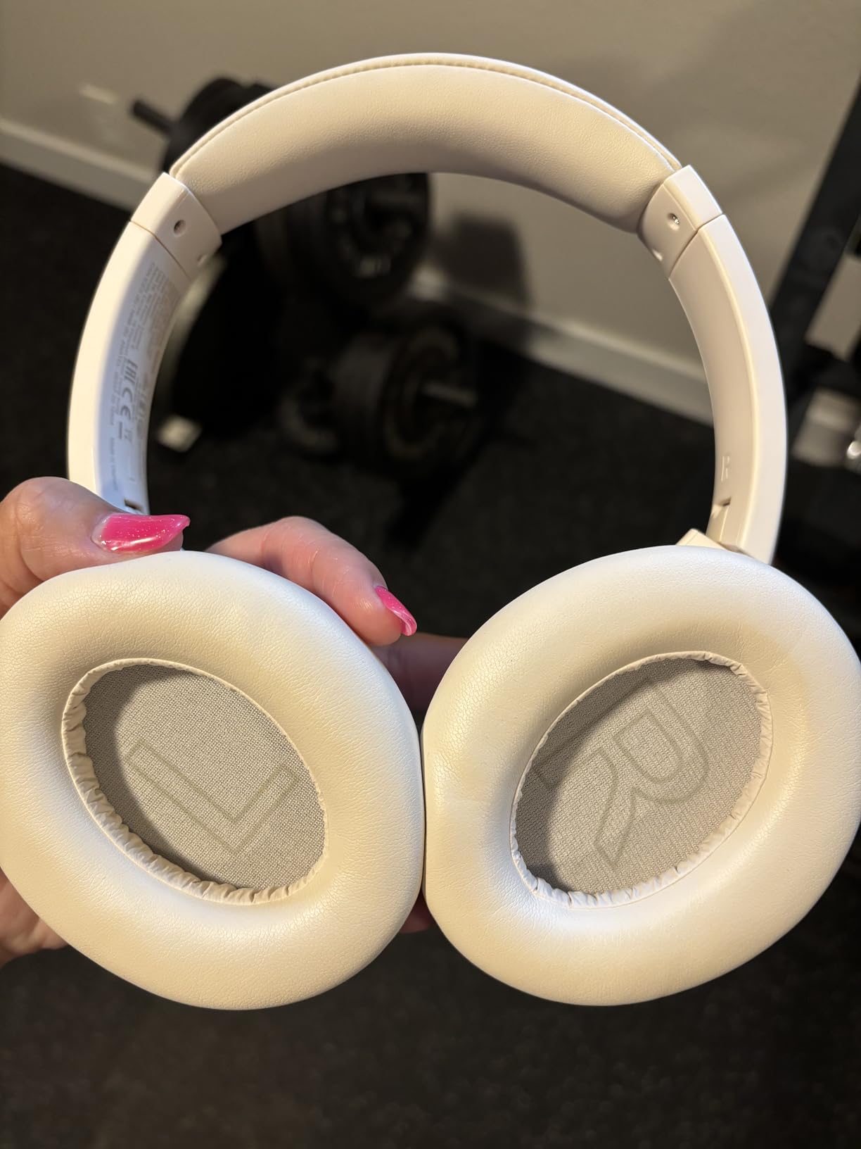 Soundcore by Anker Q20i Hybrid Active Noise Cancelling Headphones, Wireless Over-Ear Bluetooth, 40H Long ANC Playtime, Hi-Res Audio, Big Bass, Customize via an App, Transparency Mode (White) - Customer Photo 3