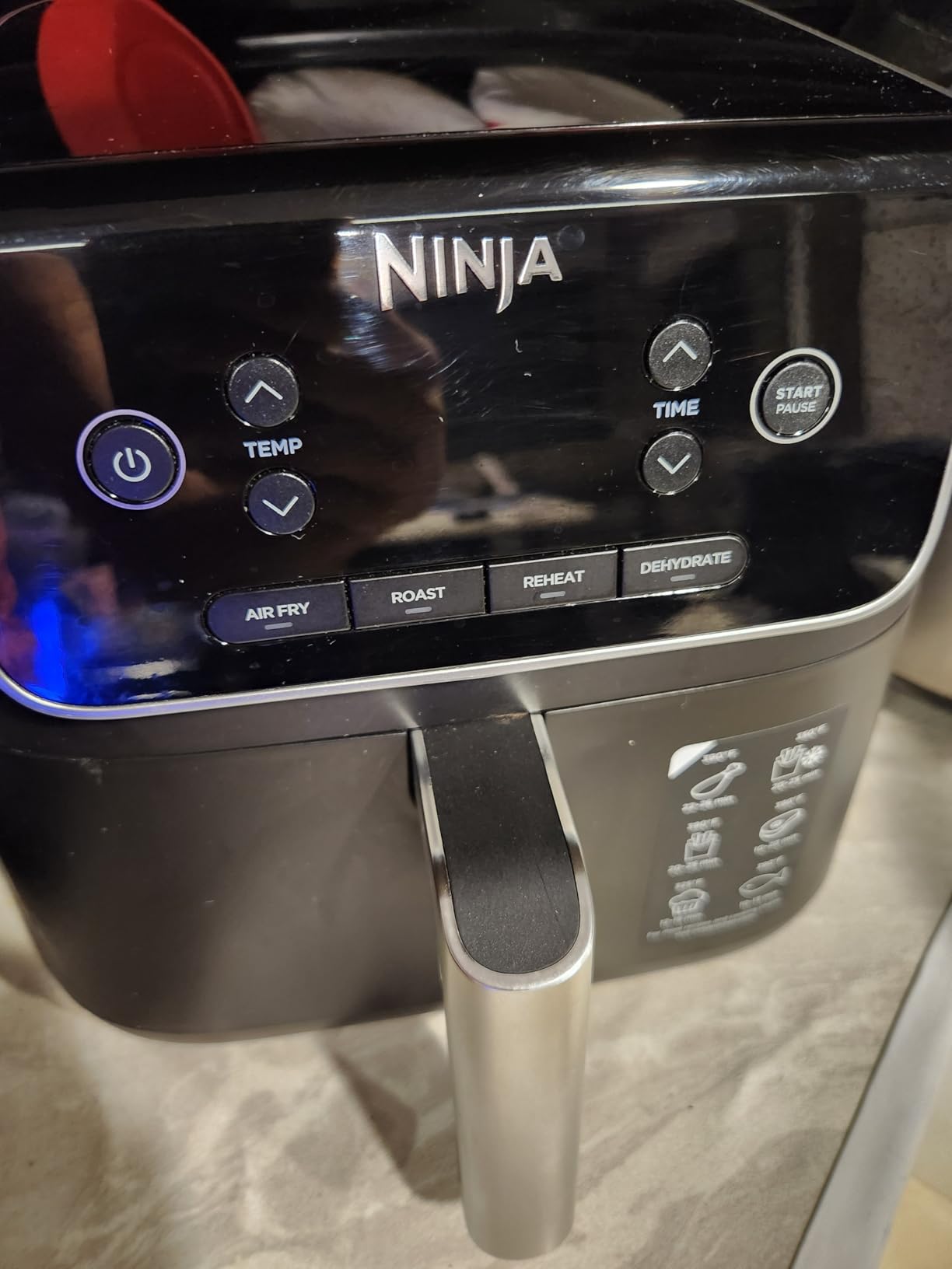 Ninja Air Fryer | 6.5 QT Pro XL Capacity fits 9lbs of Wings | 6-in-1 Max Crisp, Air Fry, Roast, Bake, Reheat & Dehydrate | Nonstick Basket, Crisper Plate & Recipe Guide | Grey | AF181 - Customer Photo 4