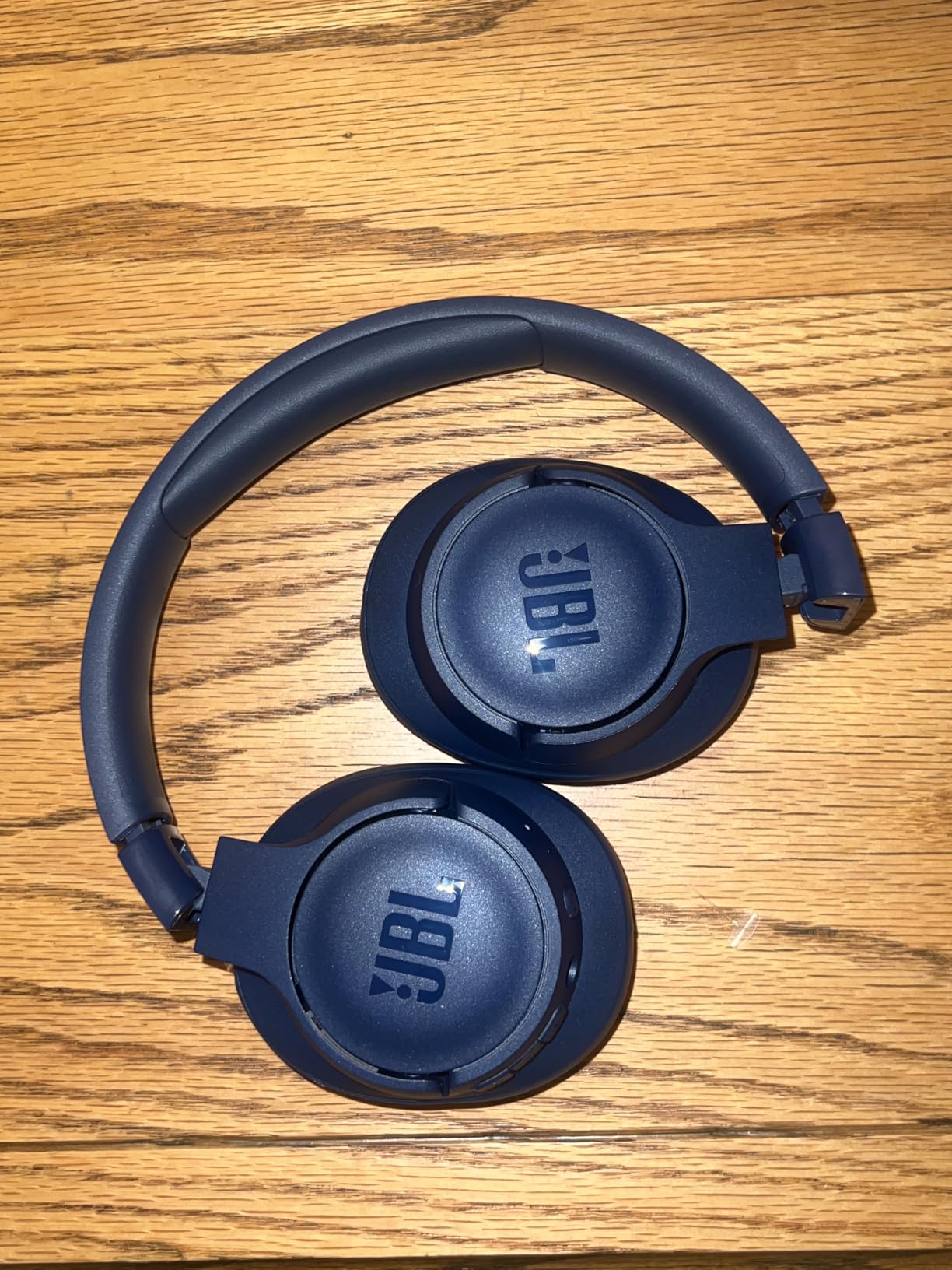JBL Tune 720BT - Wireless Over-Ear Headphones with JBL Pure Bass Sound, Bluetooth 5.3, Up to 76H Battery Life and Speed Charge, Lightweight, Comfortable and Foldable Design (Black) - Customer Photo 2