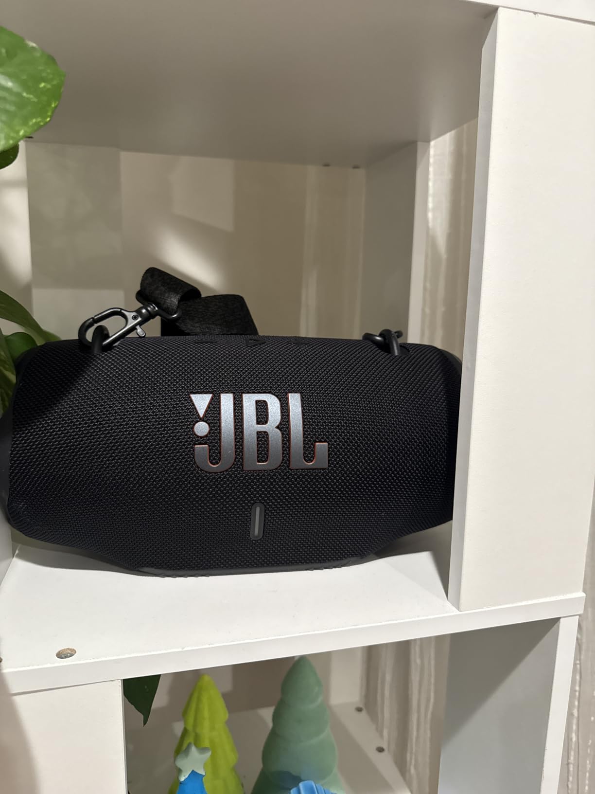 JBL Xtreme 4 - Portable Bluetooth Speaker, Powerful Sound and Deep Bass, IP67 Waterproof, 24 Hours of Playtime, Powerbank, Auracast for Multi-Speaker Pairing (Black) - Customer Photo 2