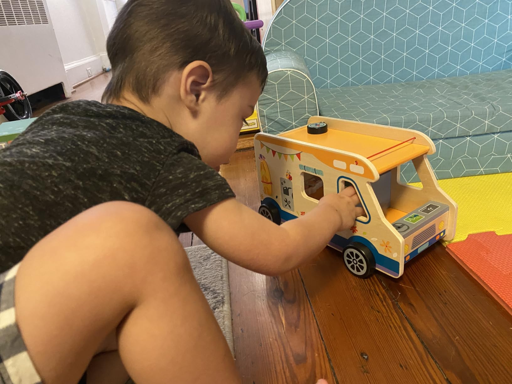 TOY APPTIT Wooden RV Playset for Toddlers 1-3, 13PC Camper Set with Figures & Accessories, Montessori Toy Truck, Pretend Play Toy Camper, Toddlers Gift - Customer Photo 3