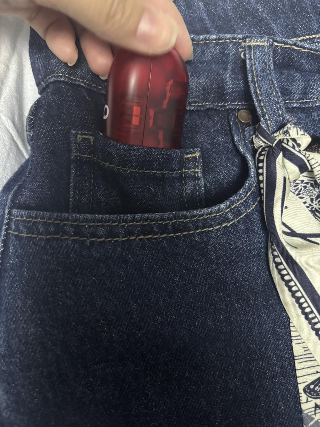 Beats Solo Buds - Wireless Bluetooth Earbuds | 18 Hours of Battery Life | Apple & Android Compatibility | Built-in Microphone - Storm Gray Customer Review Beats Solo Buds - Wireless Bluetooth Earbuds | 18 Hours of Battery Life | Apple & Android Compatibility | Built-in Microphone - Storm Gray - Customer Photo 4