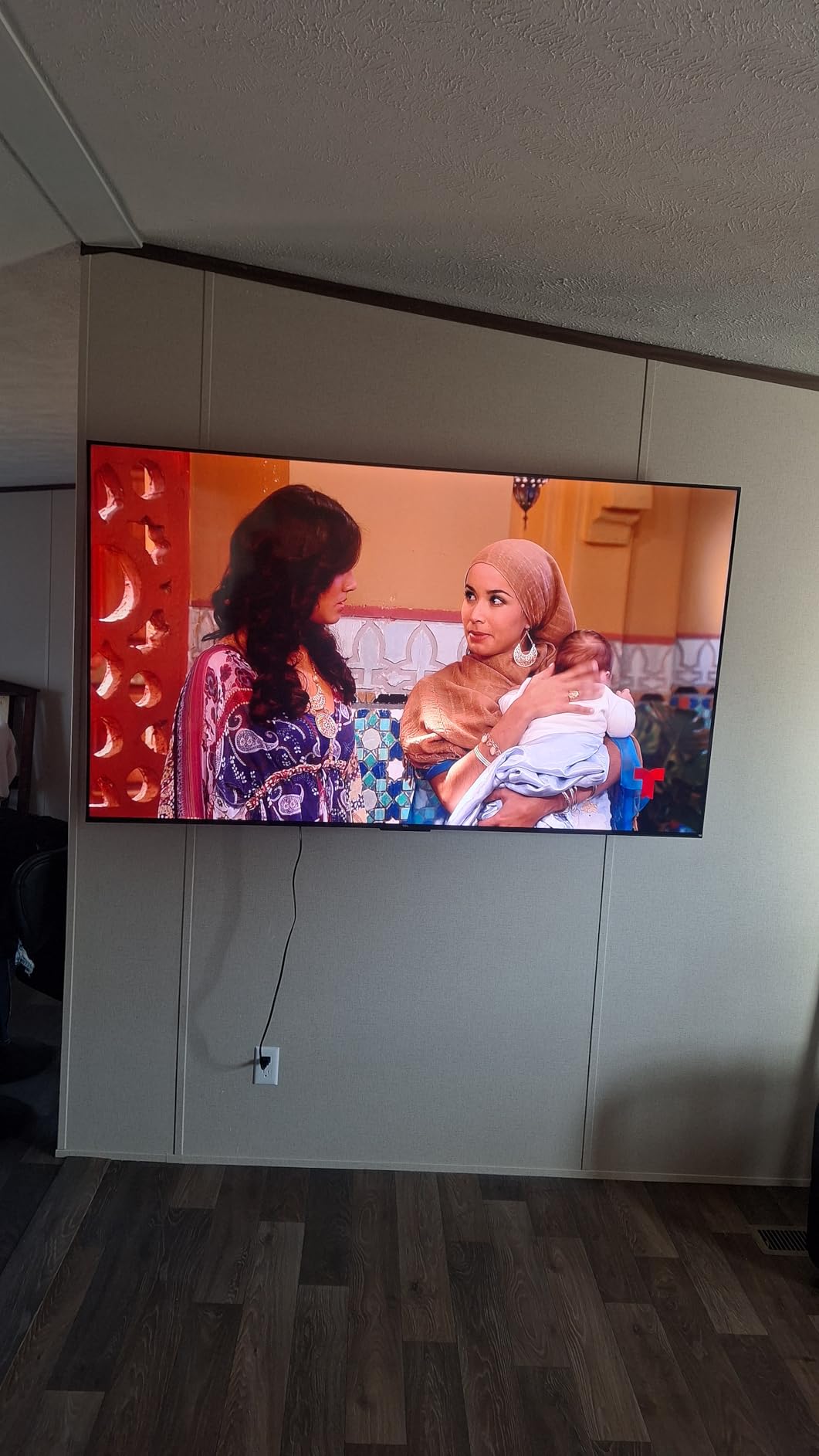 TCL 75-Inch Class Q65 QLED 4K Smart TV with Fire TV (75Q651F, 2024 Model) Customer Review TCL 75-Inch Class Q65 QLED 4K Smart TV with Fire TV (75Q651F, 2024 Model) - Customer Photo 1