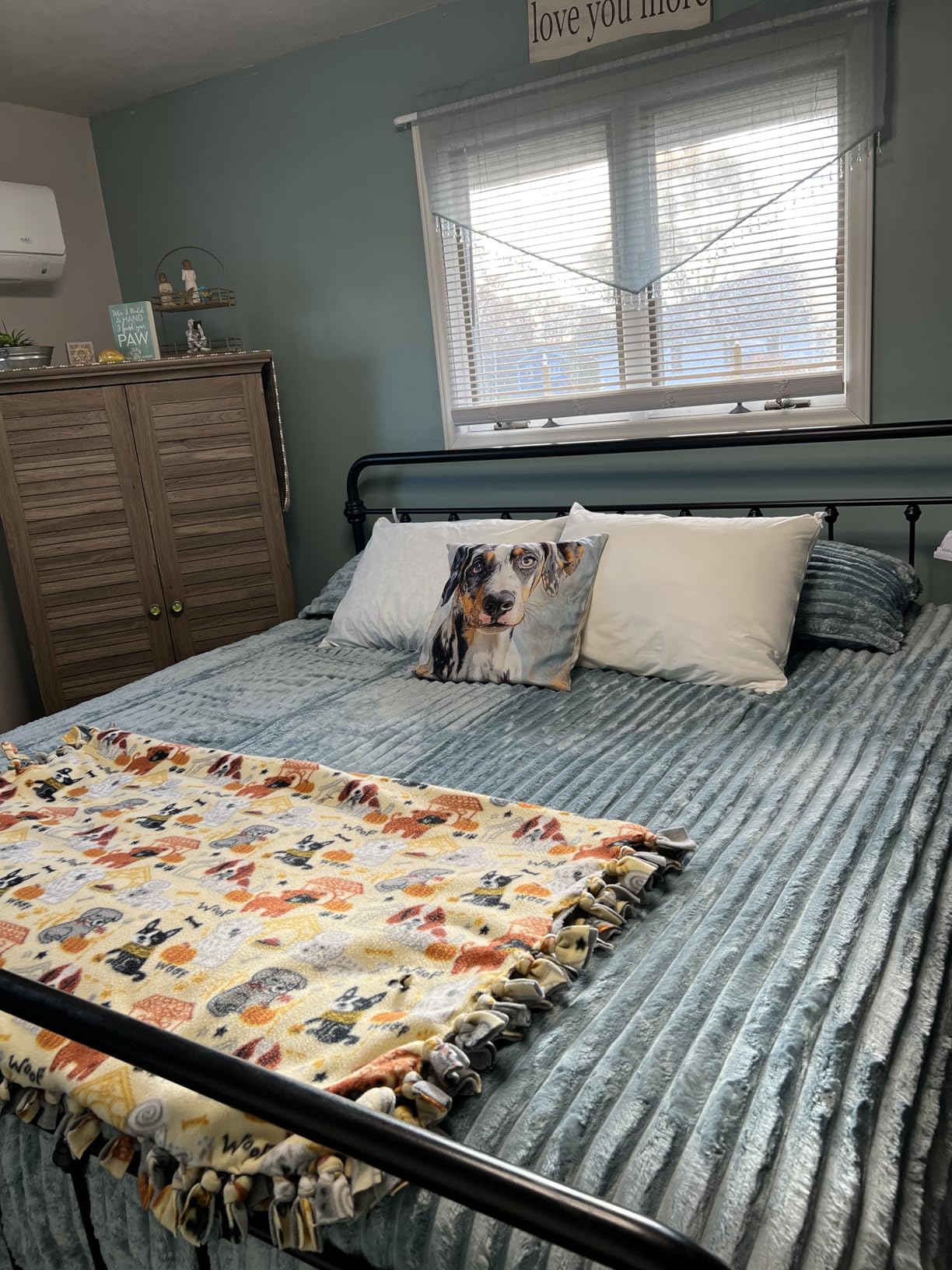 Bedsure Fluffy Comforter Set Queen - Super Soft Faux Fur Bed Set Black, All Seasons Warm Plush Fleece Bedding, 3 Pieces, 1 Shaggy Fuzzy Queen Size Comforter with 2 Pillowcases - Customer Photo 2