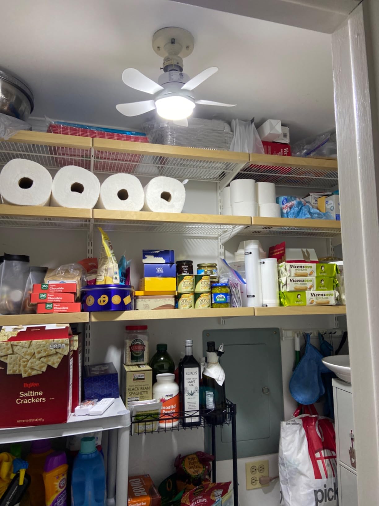 whicow Socket Fan Light, Socket Fan, Socket Fan Light with Remote,Small Ceiling Fans with Lights,Screw in Ceiling Fan in Light Socket for Bedroom, Kitchen, Living Room, Garage (Black, 15.8) - Customer Photo 1