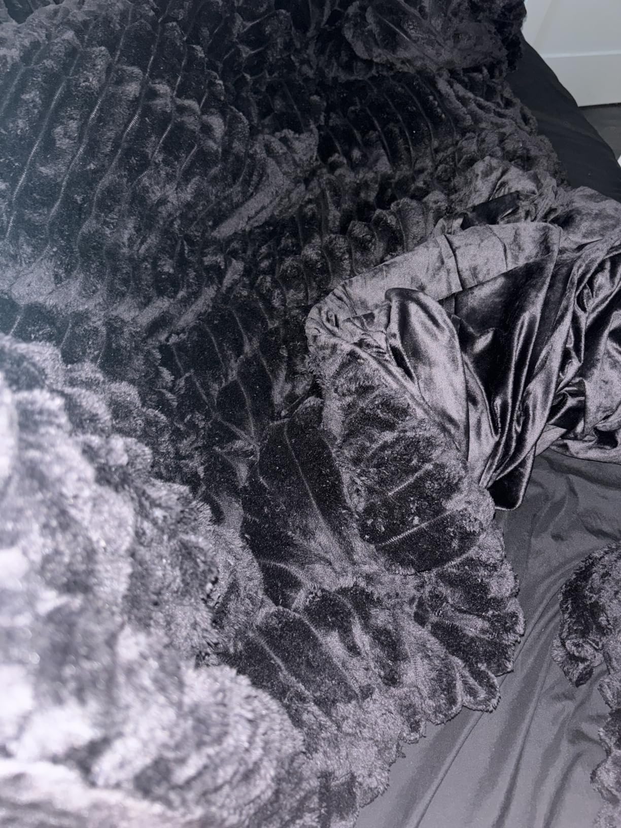 EXQ Home Fluffy Comforter Set Queen Size - Super Soft Faux Fur Stripe Jacquard Comforter 3 Pieces, Black Fleece Bedding Set,Winter Warm Bed Set,1 Comforter with 2 Pillowcases - Customer Photo 4