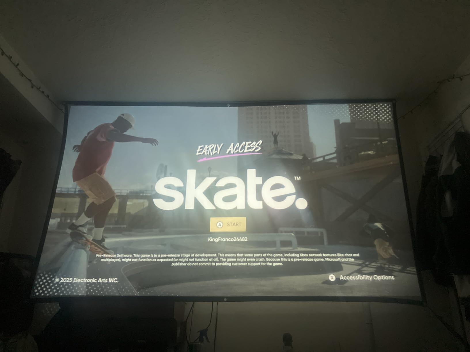 [Netflix Officially/Electric Focus] FUDONI Smart Projector with WiFi and Bluetooth, Native 1080P 25000L 4K Decoding for Home Cinema, Outdoor Projector with Apps, Built-in Netflix/YouTube/Prime Video - Customer Photo 1