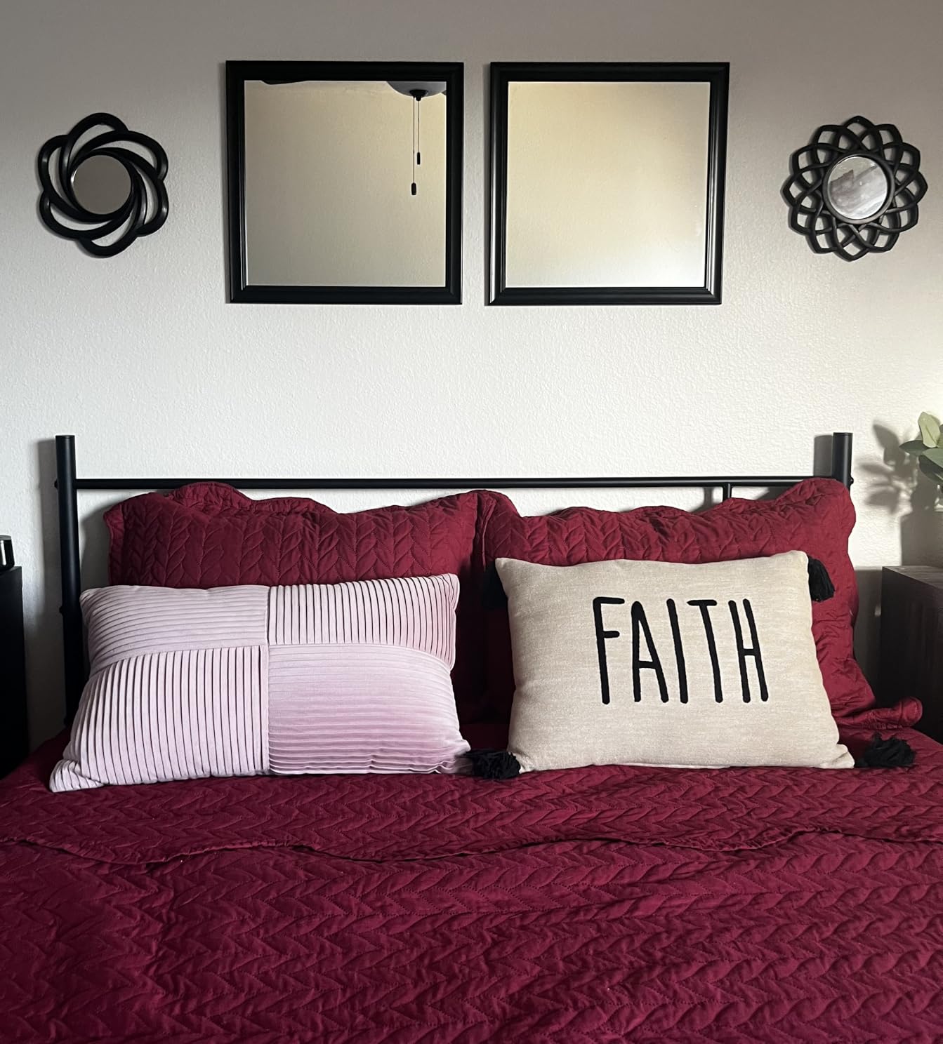 JOLLYVOGUE Pillows Queen Size Set of 2, Medium Supportive Bed Pillows with Super Soft Down Alternative Fill, Luxury Fluffy Hotel Quality for Side, Back, and Stomach Sleepers - Customer Photo 2