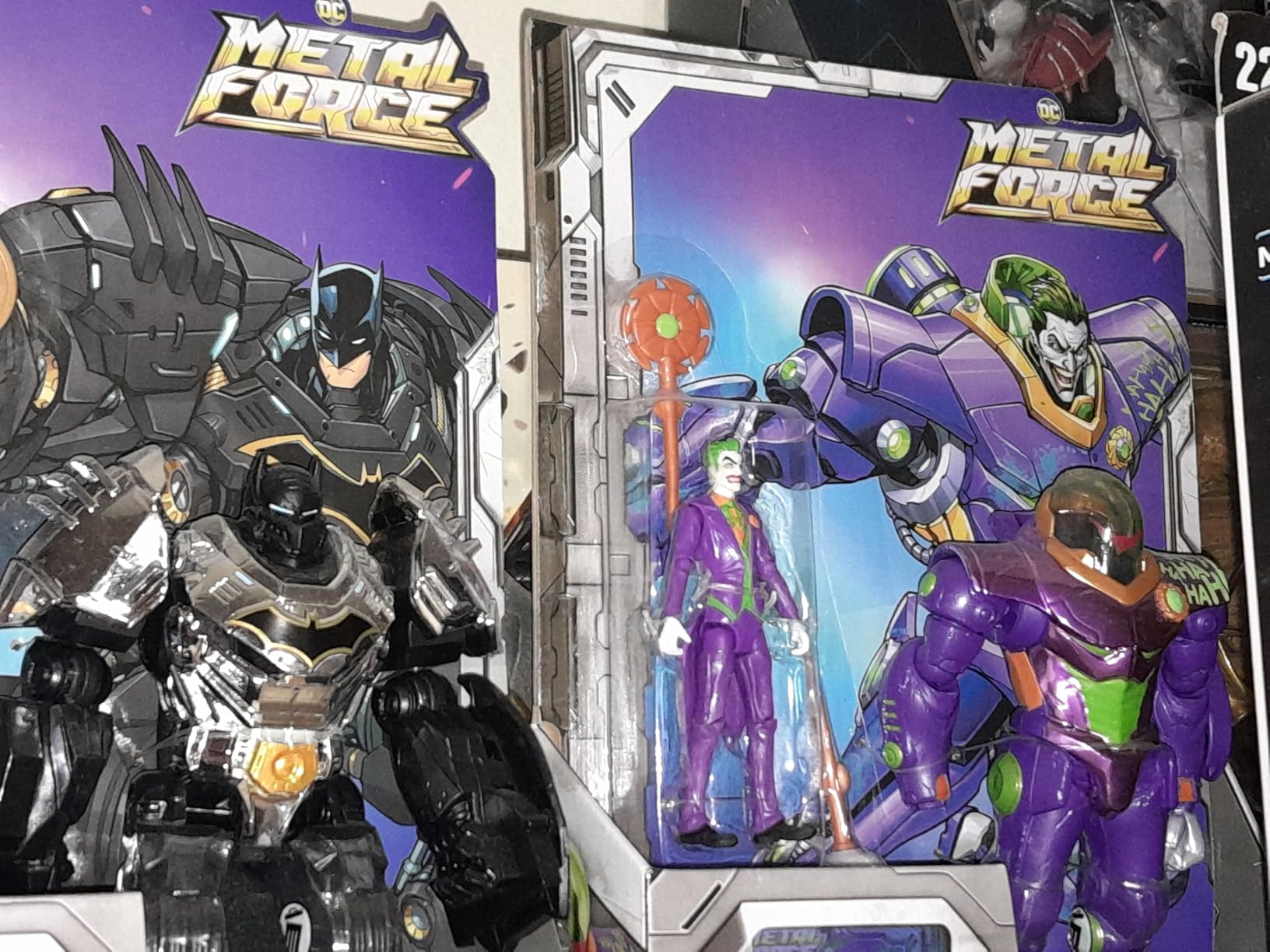 DC Comics, Metal Force The Joker Action Figure, 6-Inch with 4-Inch Mini Figure, Built-in Blaster and Armor Suit, Super Hero Kids Toys for Boys and Girls Ages 4 and Up - Customer Photo 1