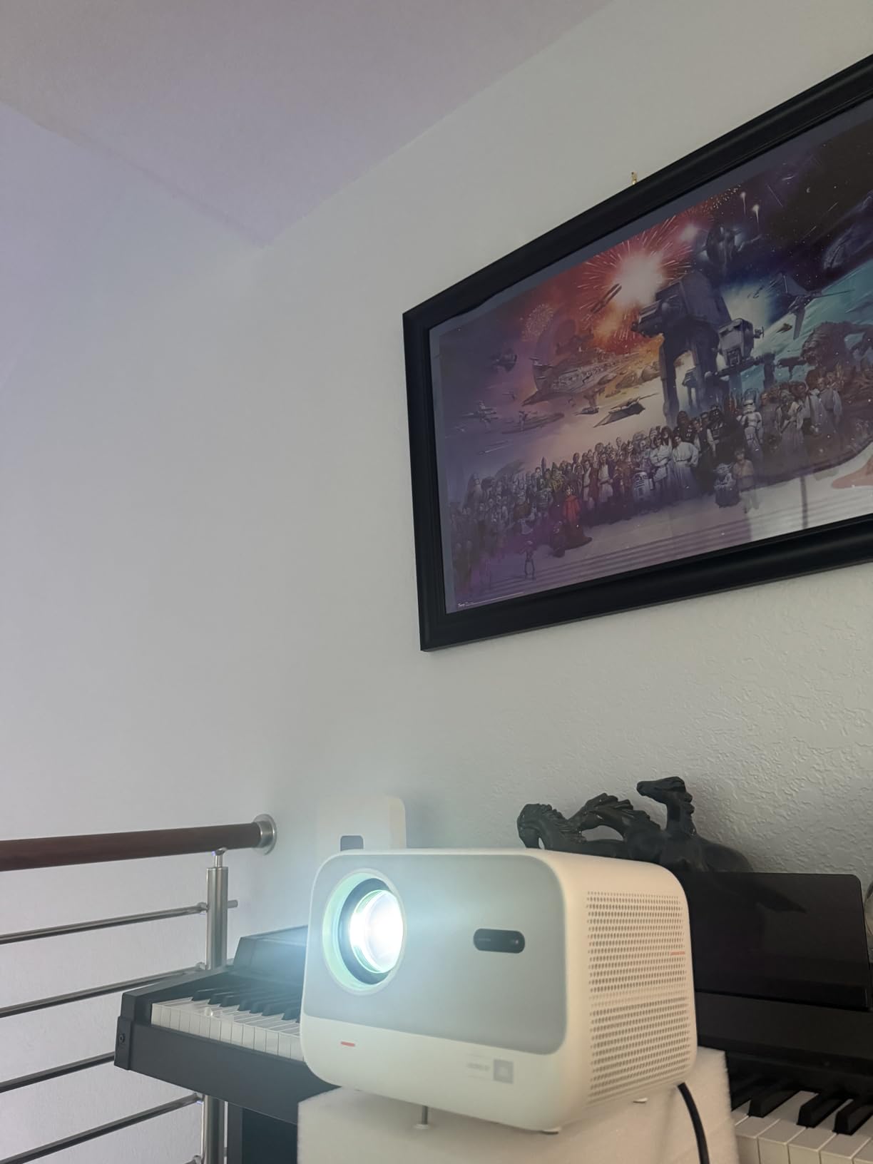 [Sound by JBL & Seamless Autofocus] Yaber 1080P Projector with WiFi 6 and Bluetooth, Portable Outdoor Movie Projector, Home Theater Projector for iPhone/TV Stick/HDMI/USB/Laptop/PS5-White - Customer Photo 1