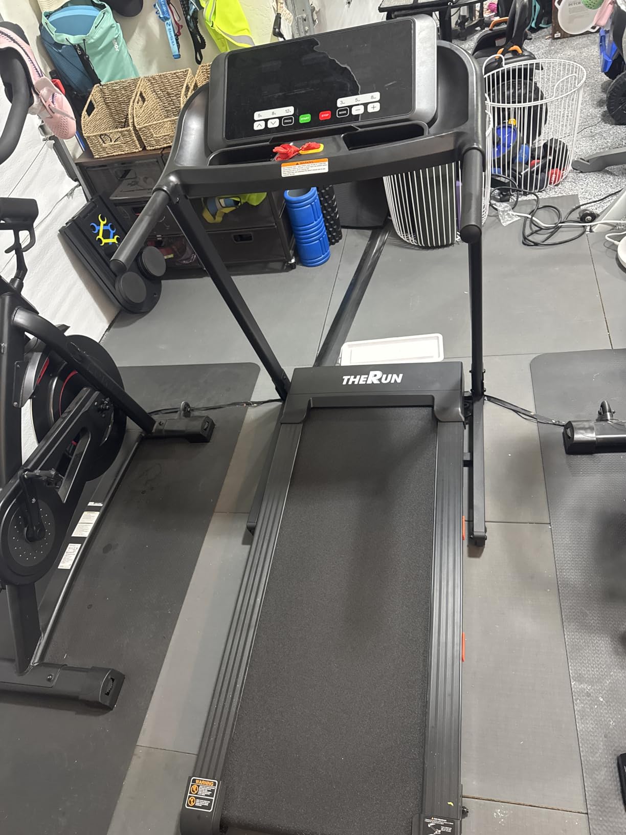 THERUN Incline Treadmill for Running and Walking, 300 lbs Weight Capacity, Wide Belt, 3.0 HP, 18