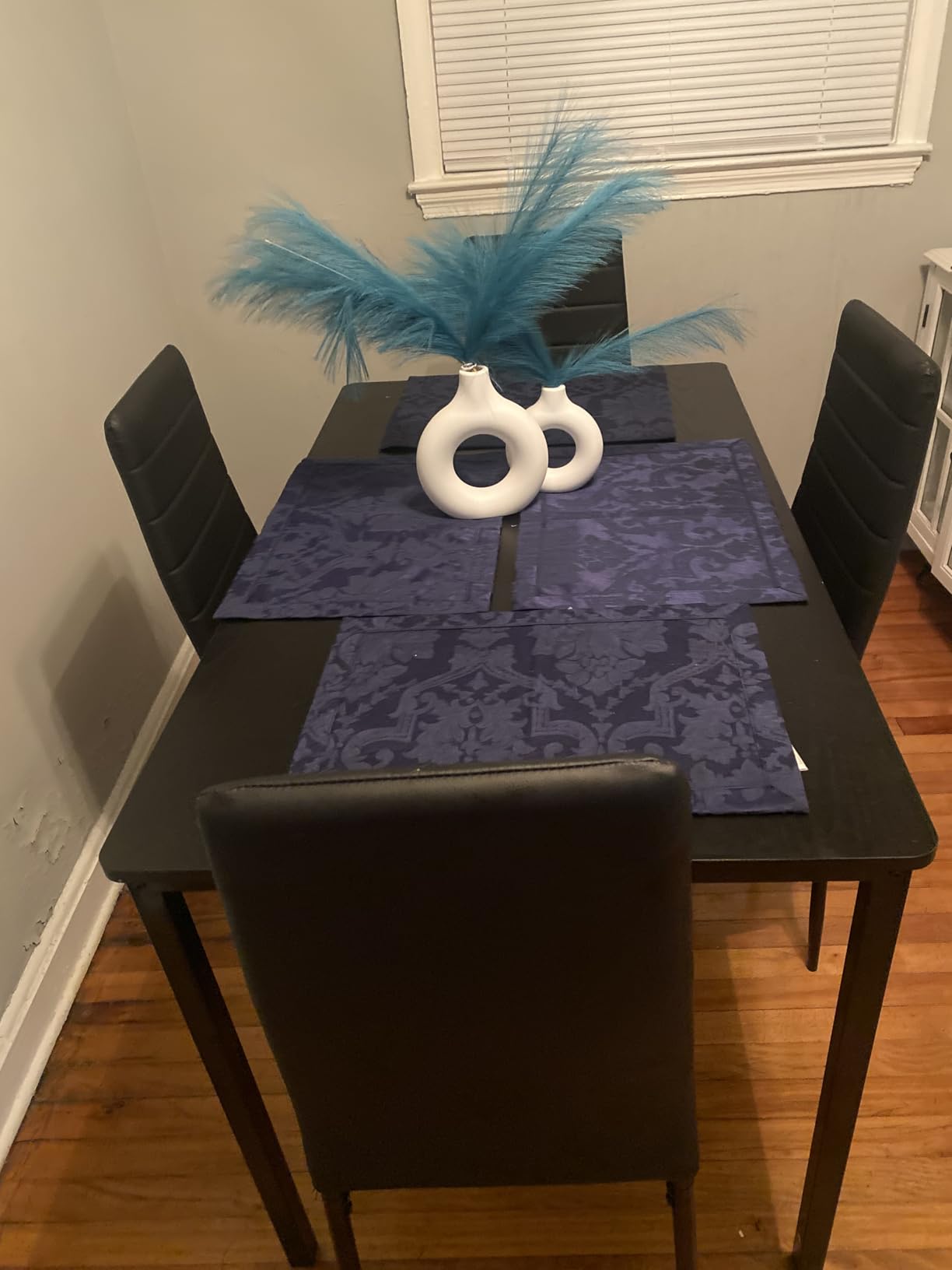 Gizoon Dining Table Set for 4, Kitchen Table Chairs Set of 4, 5 Piece Kitchen Table Set with 4 Upholstered PU Leather Chairs for Dining Room, Living Room, Apartment, Small Space, Black - Customer Photo 3