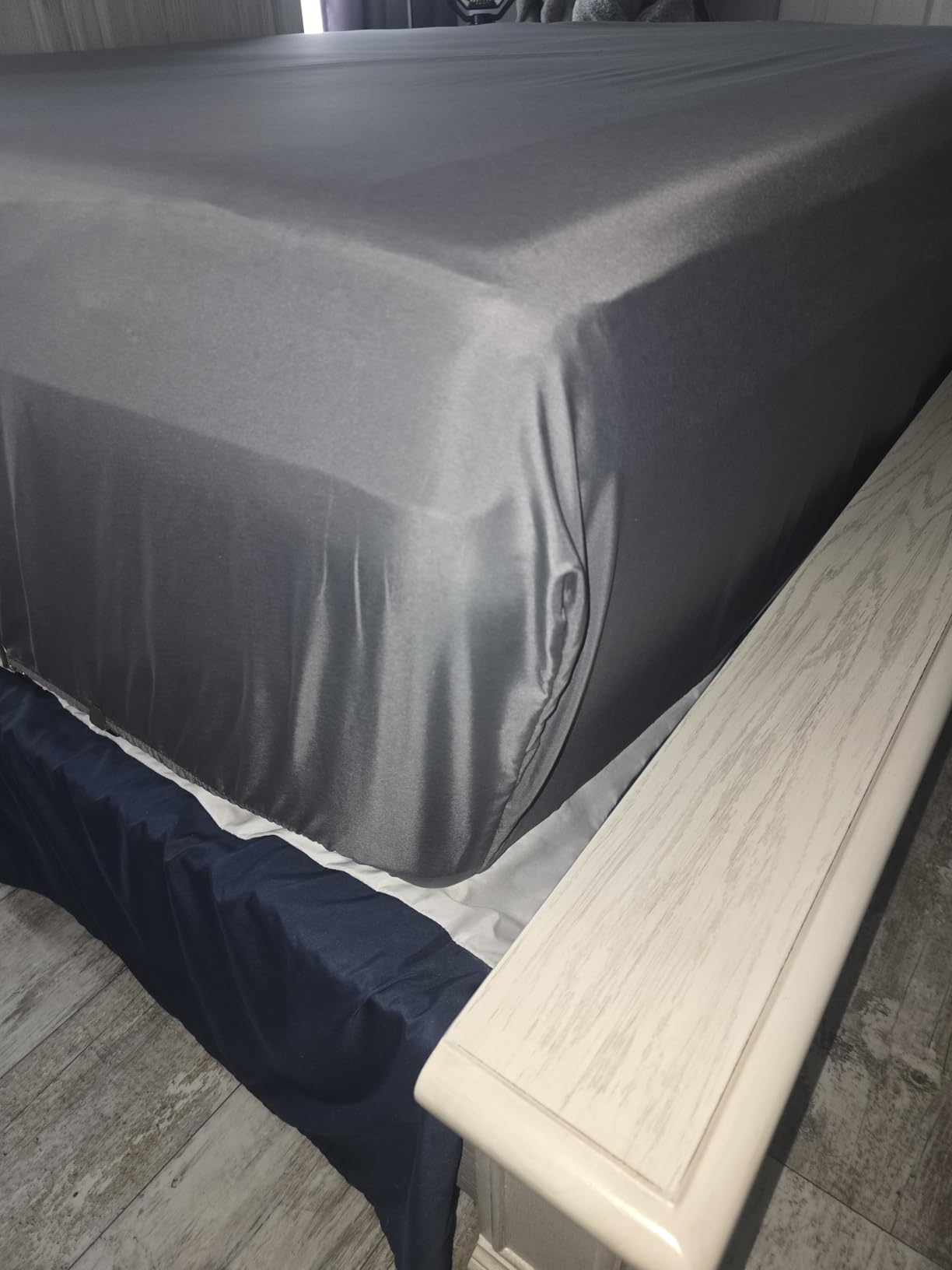 Lightweight 4 Piece Bed Sheet Set Queen Size - Cooling Sheets for Hot Sleepers - Soft Breathable Bedding Set w/ 8-16 Inch Deep Pockets - 1 Flat & 1 Fitted & 2 Pillowcases - Wrinkle Resistant - Black - Customer Photo 2