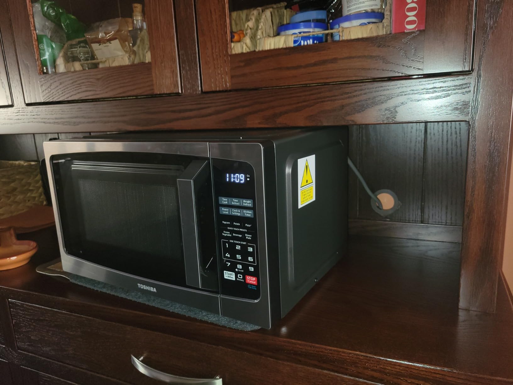 TOSHIBA ML-EM09PA(BS) Small Microwave Oven with 6 Auto Menus, Mute Function & Child Lock, LED Lighting, Perfect for Apartment, 0.9 Cu Ft, 10.6 Inch Removable Turntable, 900W, Black Stainless Steel - Customer Photo 3