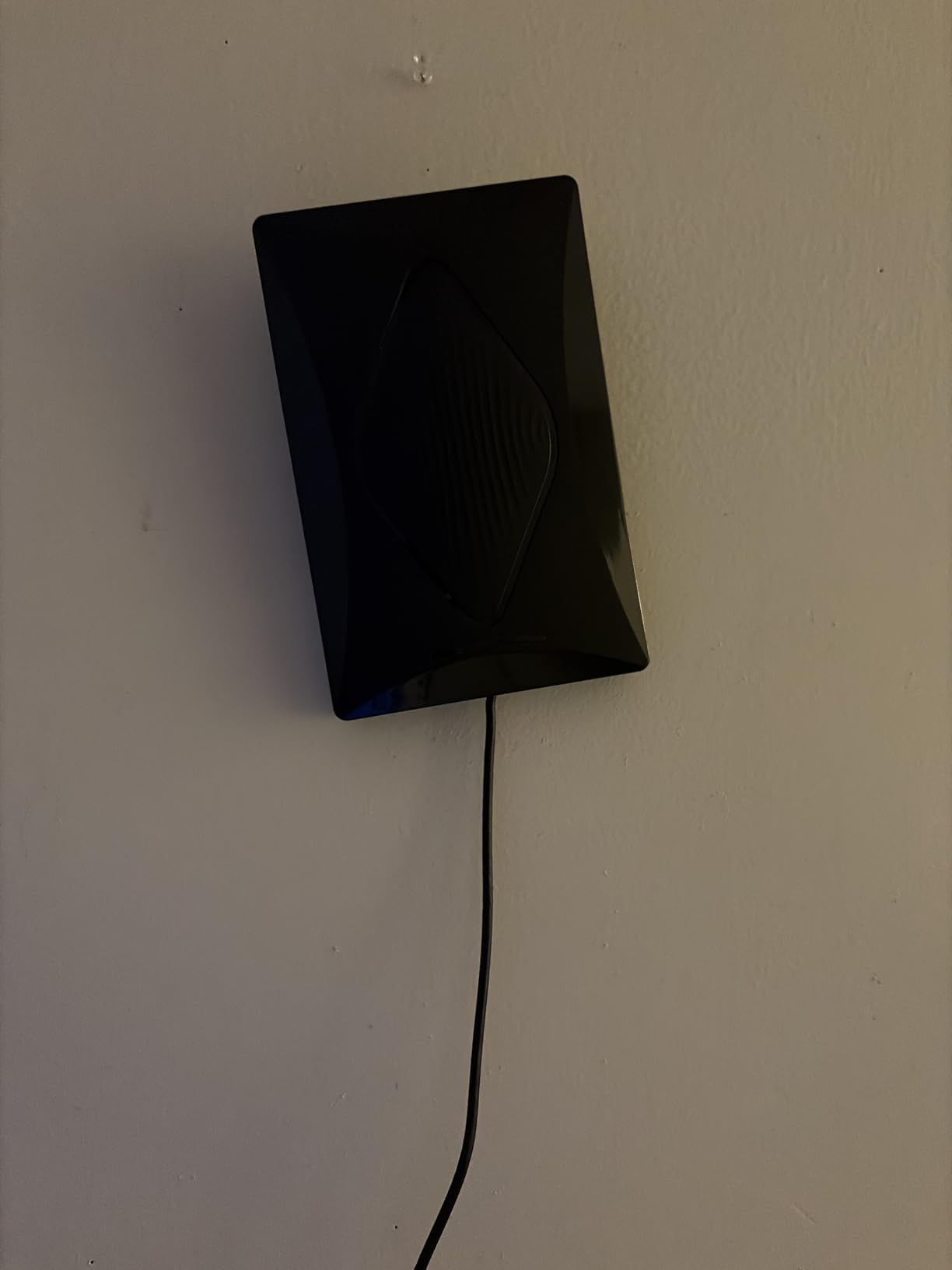 2025 Upgraded TV Antenna for Smart TV, 1600+ Miles Range, Indoor/Outdoor Digital Antenna for Local Channels, HD 4K Support, Amplified Signal Booster, Clear Reception for 1080p 4K TVs Customer Review 2025 Upgraded TV Antenna for Smart TV, 1600+ Miles Range, Indoor/Outdoor Digital Antenna for Local Channels, HD 4K Support, Amplified Signal Booster, Clear Reception for 1080p 4K TVs - Customer Photo 1