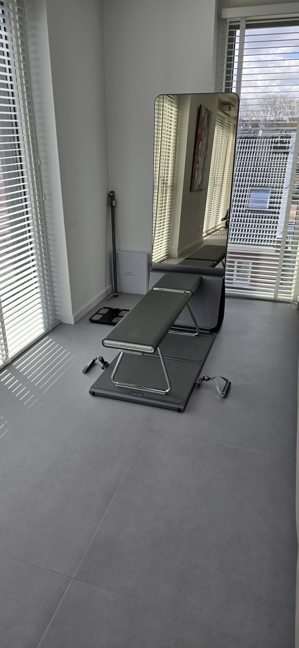 AEKE Smart Home Gym System- Fitness Mirror K1: AI-Powered All-in-One Fitness Machine for Full-Body Strength Training and Personalized Workouts - Customer Photo 1