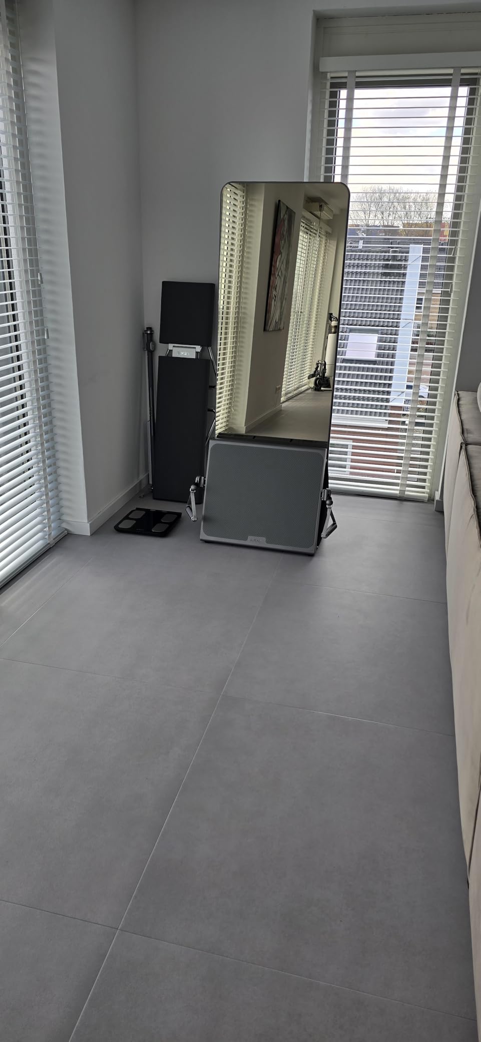 AEKE Smart Home Gym System- Fitness Mirror K1: AI-Powered All-in-One Fitness Machine for Full-Body Strength Training and Personalized Workouts - Customer Photo 2