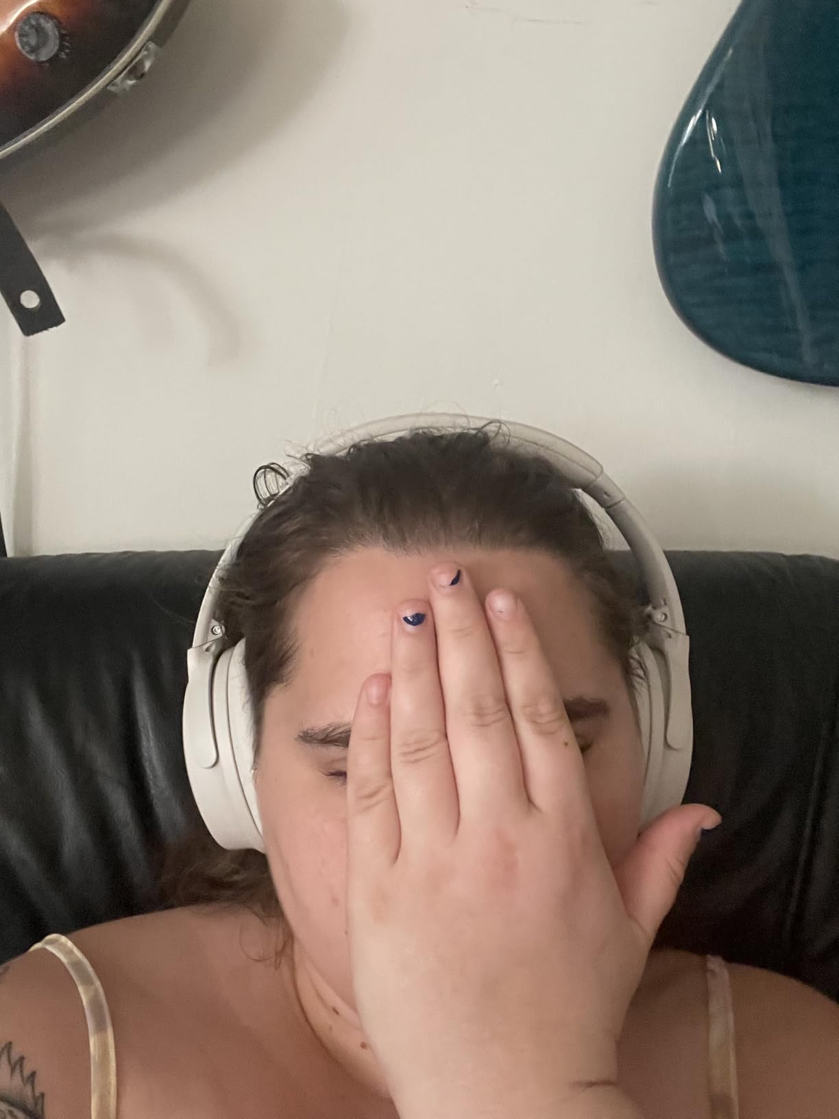 Bose QuietComfort Headphones - Wireless Bluetooth Headphones, Active Over Ear Noise Cancelling and Mic, USB-C Charging, Deep Bass, Up to 24 Hours of Playtime, Twilight Blue - Limited Edition Color - Customer Photo 3