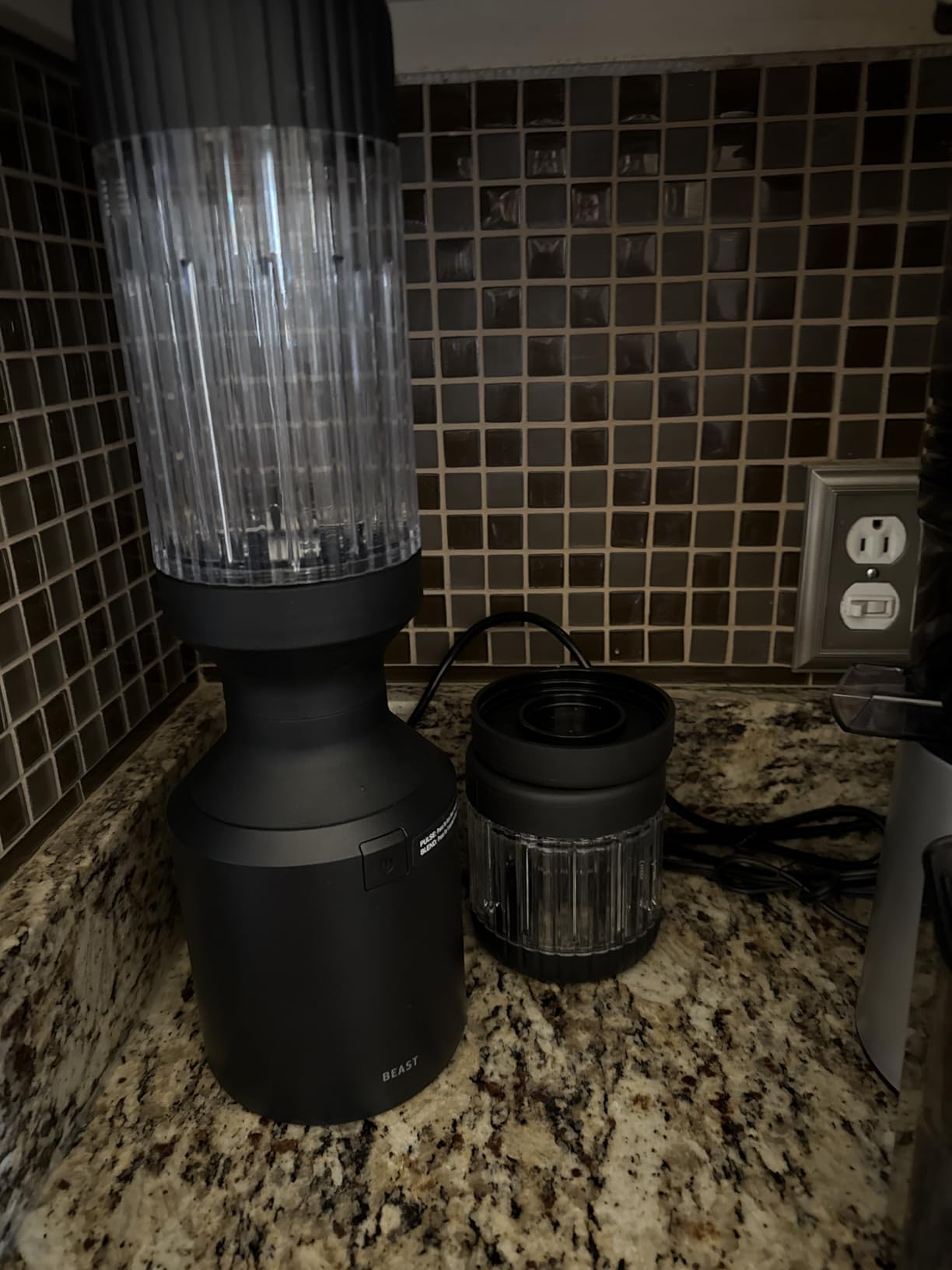 Beast Mega 1200 | Premium Countertop Blender | Smoothies, Shakes, Sauces, Dips, Soups | Blends Ice and Frozen Fruit | Includes Extra Lids and Straw System | 1200W | (Carbon Black, 120V) - Customer Photo 2