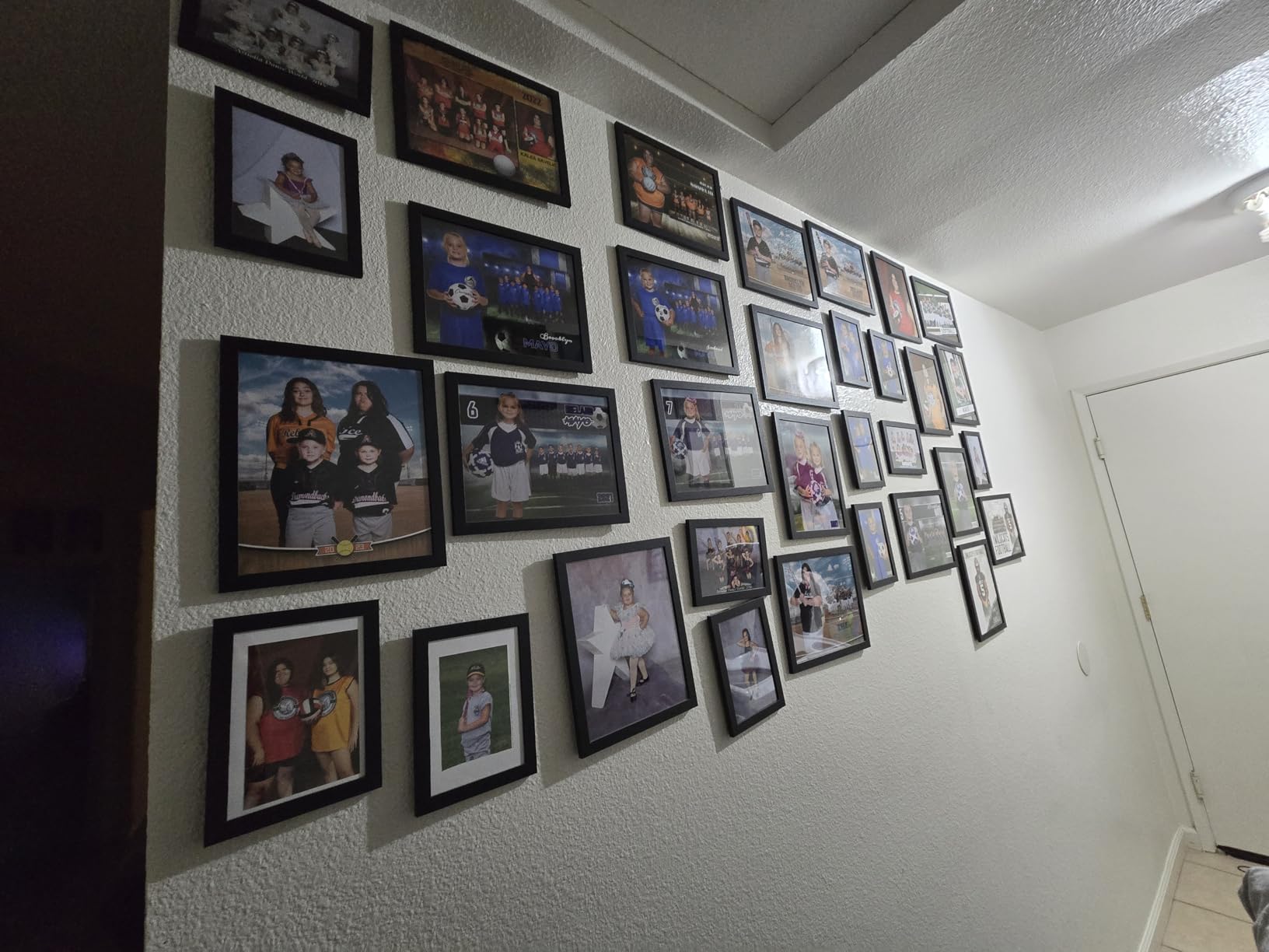 HORLIMER 4x6 Picture Frame Set of 12, Black Picture Frames Display 4 by 6 Photo for Wall or Tabletop Customer Review HORLIMER 4x6 Picture Frame Set of 12, Black Picture Frames Display 4 by 6 Photo for Wall or Tabletop - Customer Photo 2