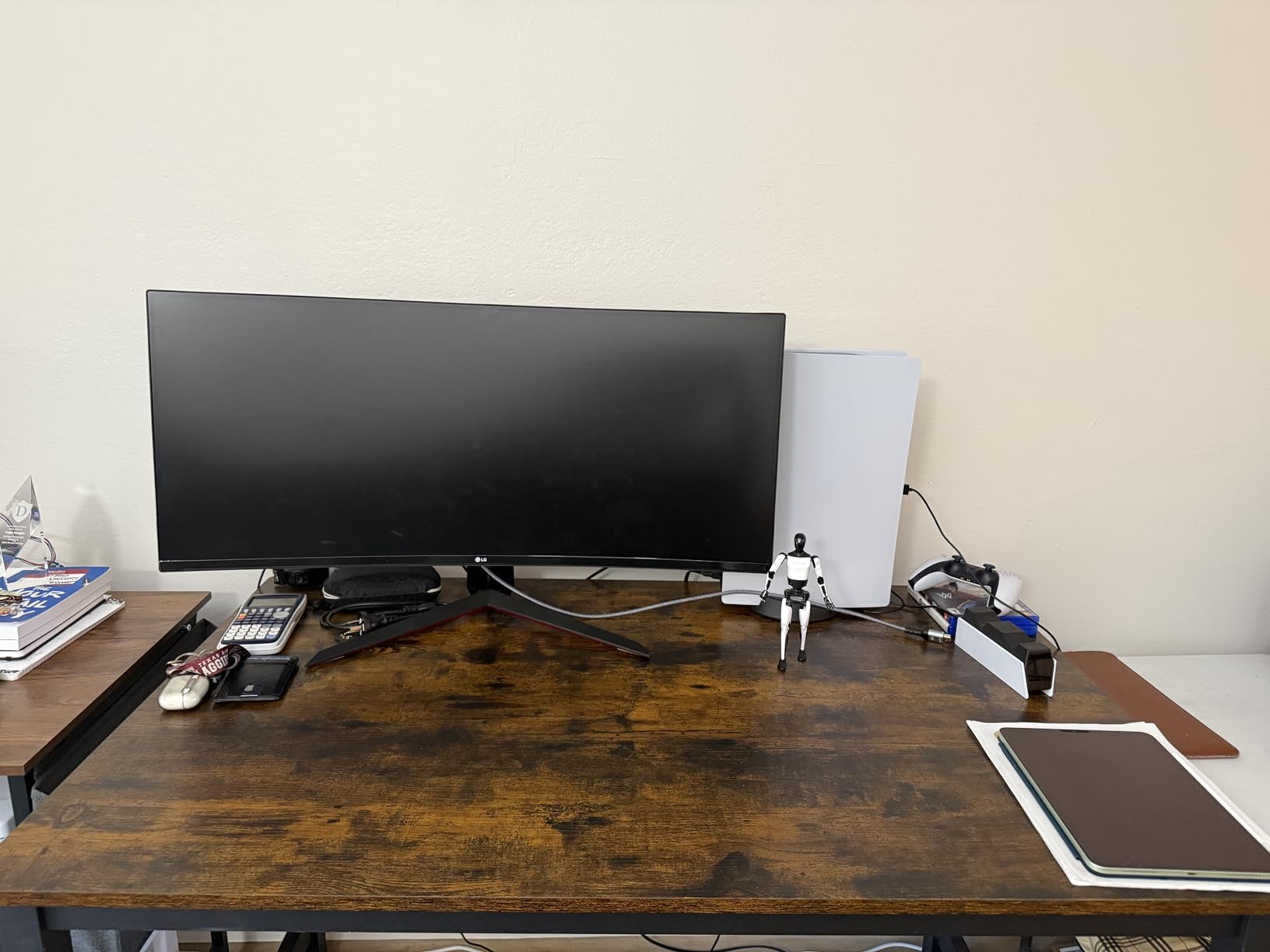 VASAGLE Dining Table, Dining Room Table for 4-6 People, Modern Farmhouse, for Kitchen, Quick Assembly, Heat-Resistant Surface, 29.5 x 55.1 x 29.5 Inches, Natural Walnut and Ink Black - Customer Photo 2