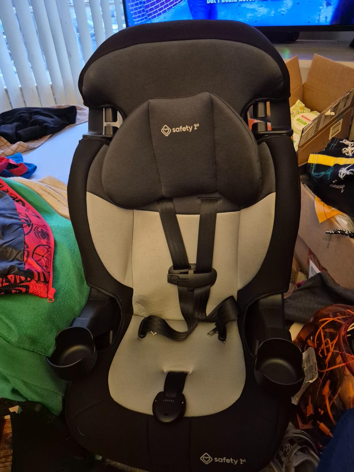 Safety 1st Grand 2-in-1 Booster Car Seat, Forward-Facing with Harness, 30-65 pounds and Belt-Positioning Booster - Customer Photo 3