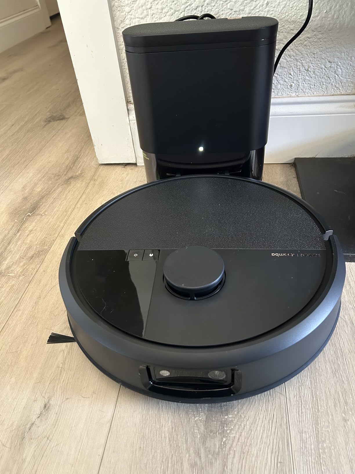 iRobot Roomba Plus 504 Vac Robot Vacuum with AutoEmpty Dock - Superior Power-Lifting Suction, Anti-Tangle Dual Rubber Brushes, Perfect for Pet Hair, Self-Empties for 75 Days, Avoids Obstacles, LiDAR - Customer Photo 1