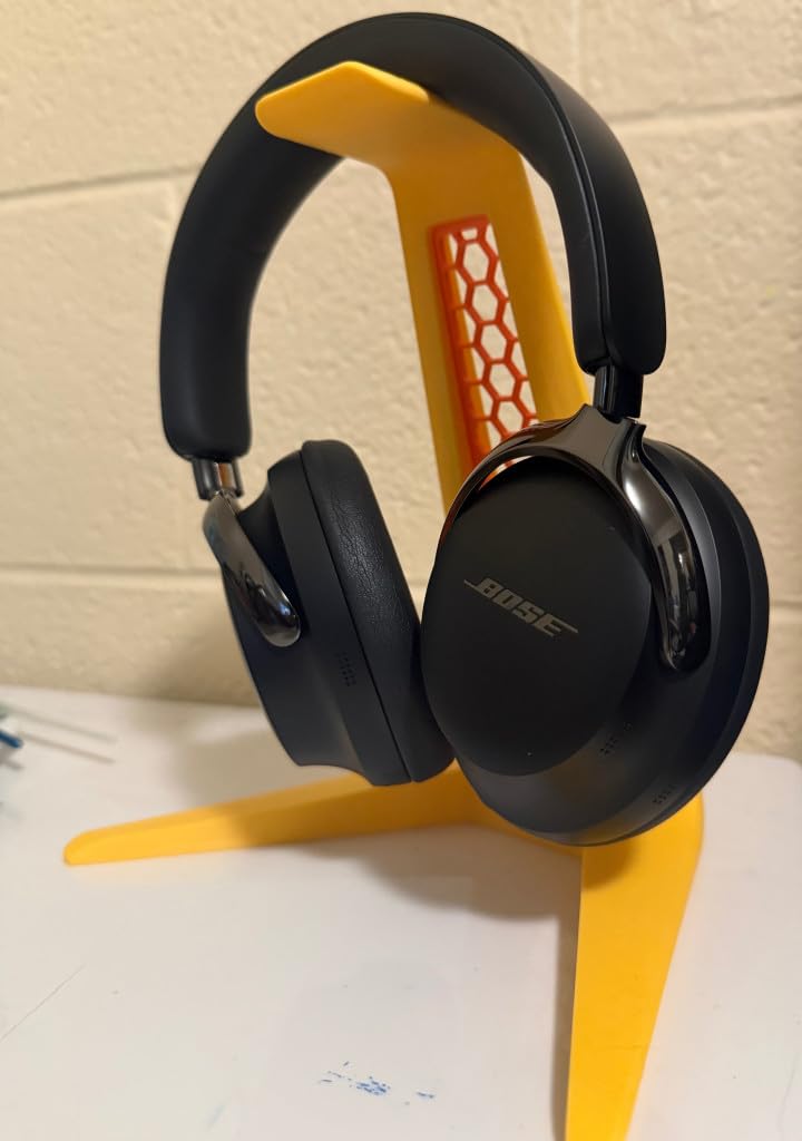 Bose New QuietComfort Ultra Bluetooth Headphones (2nd Gen), Wireless Headphones with Spatial Audio, Over Ear Noise Cancelling with Mic, Up to 30 Hours of Play time, Black - Customer Photo 2