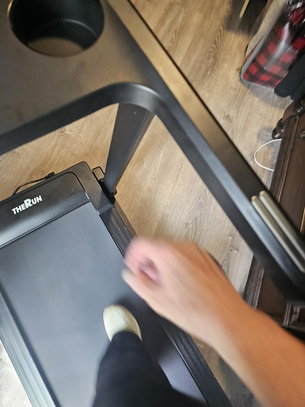 THERUN Treadmill with Incline, 3.0 HP Foldable Treadmills for Home, Brushless Motor Auto Incline Treadmill, 12 Level Adjustable, 300 LBS Capacity, Quiet Running, Light-Orange - Customer Photo 5