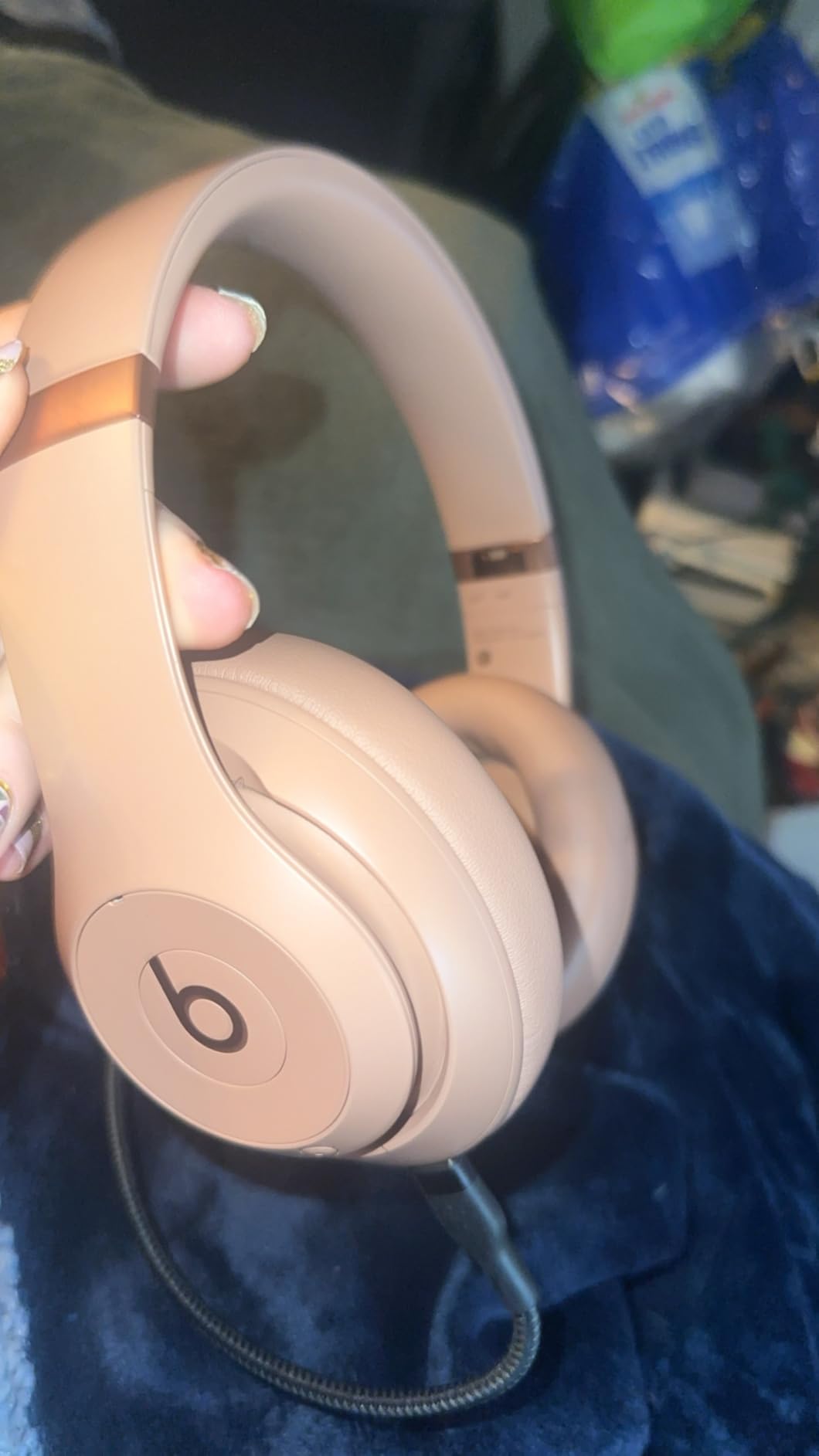 Beats Studio Pro - Premium Wireless Over-Ear Headphones- Up to 40-Hour Battery Life, Active Noise Cancelling, USB-C Lossless Audio, Apple & Android Compatible - Amazon Exclusive Sand Gray Customer Review Beats Studio Pro - Premium Wireless Over-Ear Headphones- Up to 40-Hour Battery Life, Active Noise Cancelling, USB-C Lossless Audio, Apple & Android Compatible - Amazon Exclusive Sand Gray - Customer Photo 5