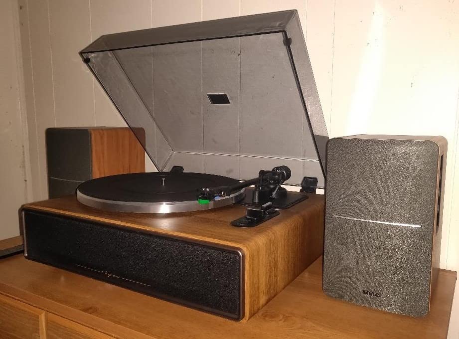 1 by ONE High Fidelity Belt Drive Turntable with Built-in Speakers, Vinyl Record Player with Magnetic Cartridge, Bluetooth Playback and Aux-in Functionality, Auto Off - Customer Photo 4