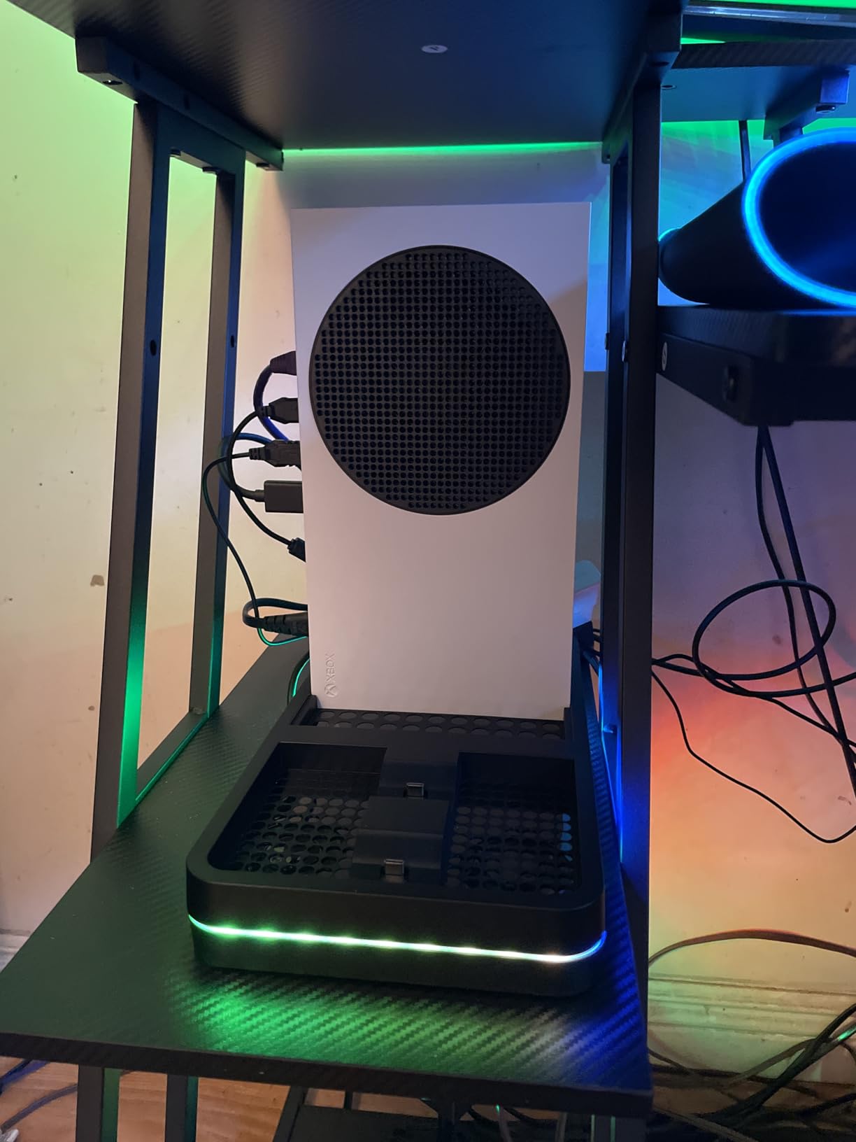 Xbox Series S - All Digital Gaming Console - 512GB SSD - Includes Xbox Wireless Controller - 120FPS - Robot White - Customer Photo 2