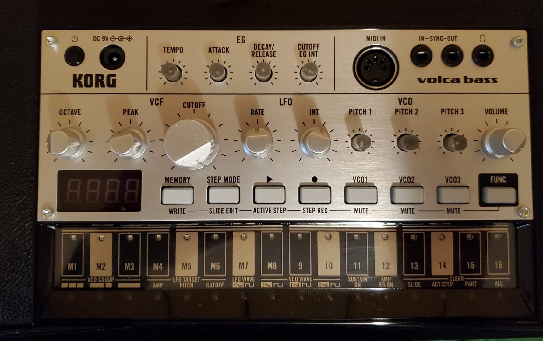 Korg Volca Bass Analog Synthesizer w/Three Oscillators and 16-step Sequencer Customer Review Korg Volca Bass Analog Synthesizer w/Three Oscillators and 16-step Sequencer - Customer Photo 1