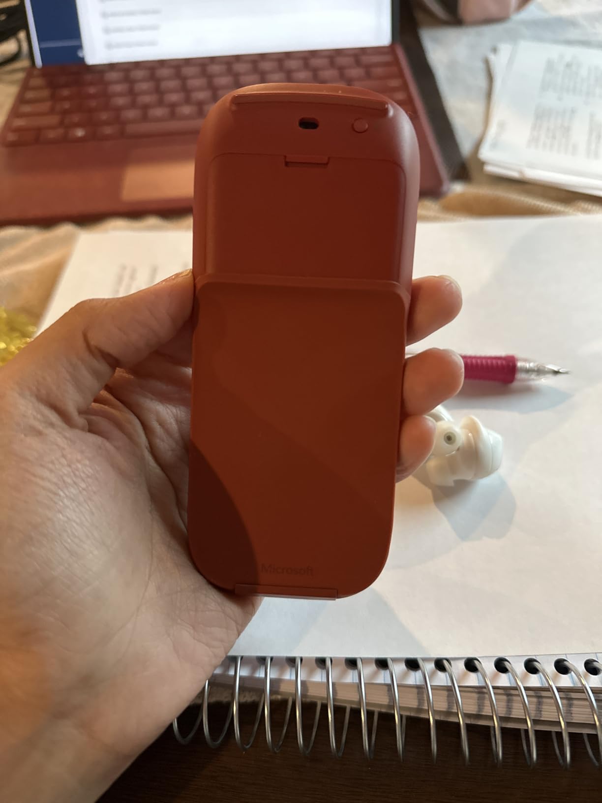 Microsoft Arc Mouse - Black. Sleek,Ergonomic design, Ultra slim and lightweight, Bluetooth Mouse for PC/Laptop,Desktop works with Windows/Mac computers - Customer Photo 2