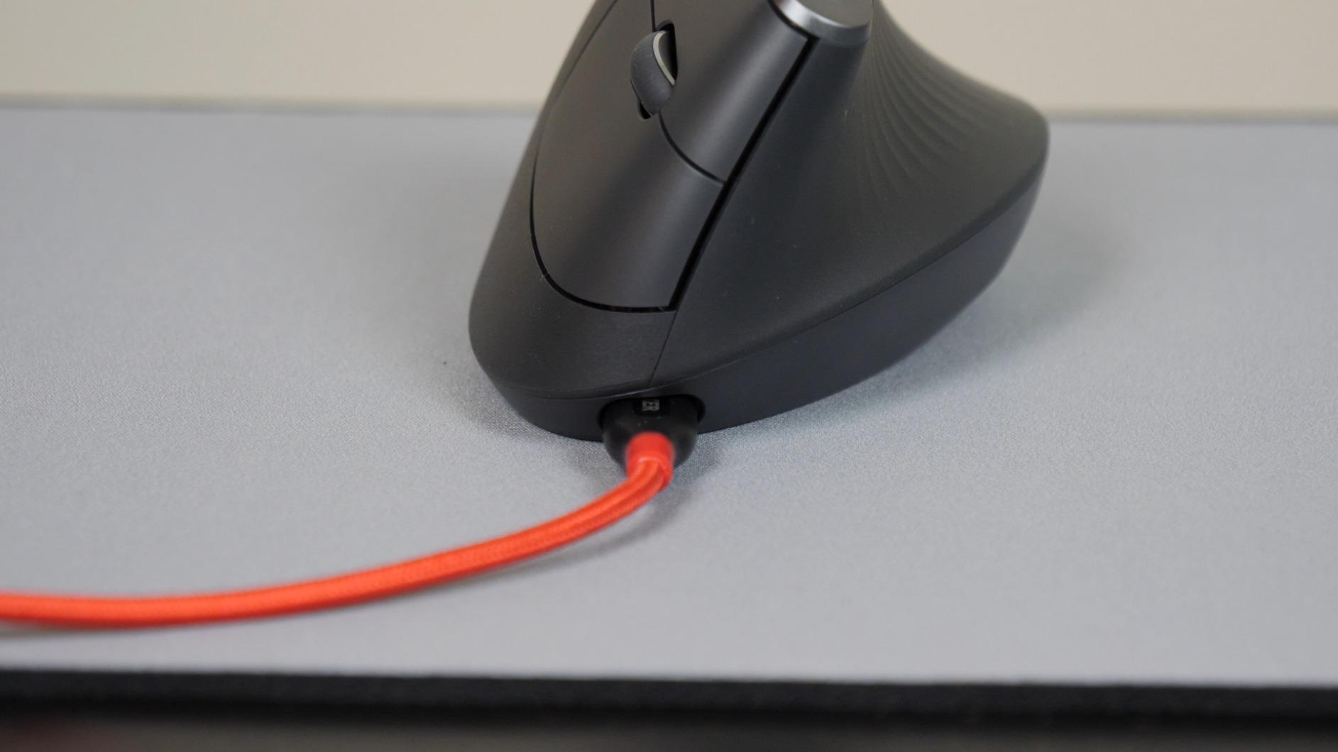 Logitech MX Vertical Wireless Mouse – Ergonomic Design Reduces Muscle Strain, Move Content Between 3 Windows and Apple Computers, Rechargeable, Graphite - Customer Photo 1