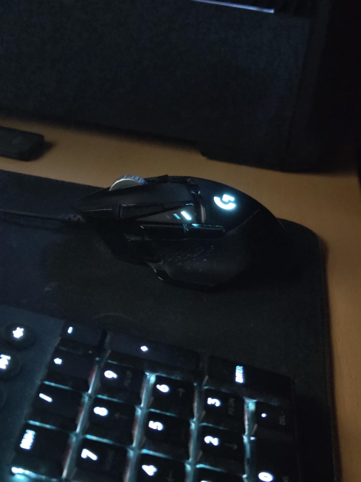 Logitech G502 Hero High Performance Wired Gaming Mouse, Hero 25K Sensor, 25,600 DPI, RGB, Adjustable Weights, 11 Buttons, On-Board Memory, PC/Mac - Customer Photo 1