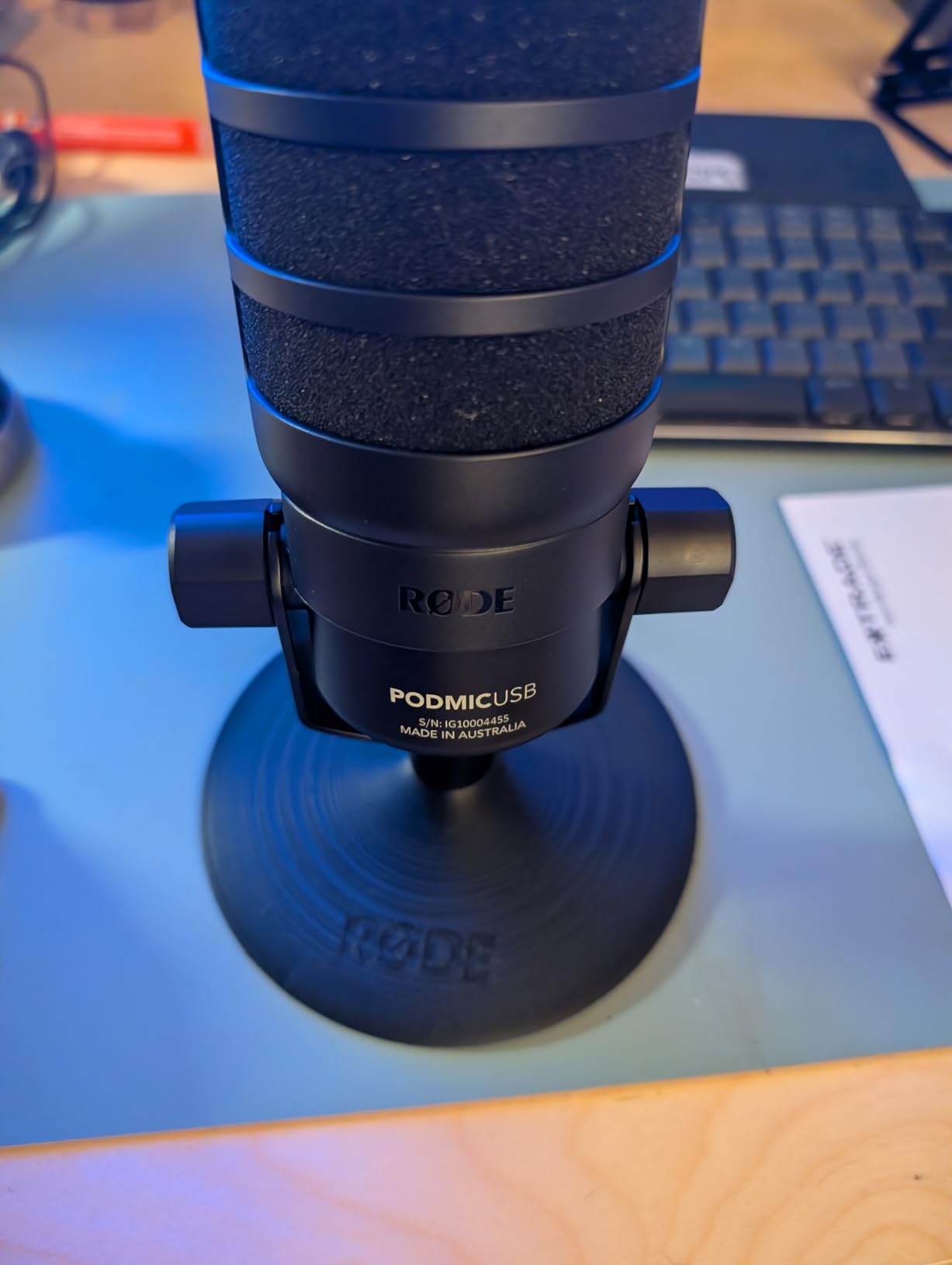 RØDE PodMic Cardioid Dynamic Broadcast Microphone with Integrated Swing Mount for Podcasting, Streaming, Gaming, and Voice Recording, Black - Customer Photo 1