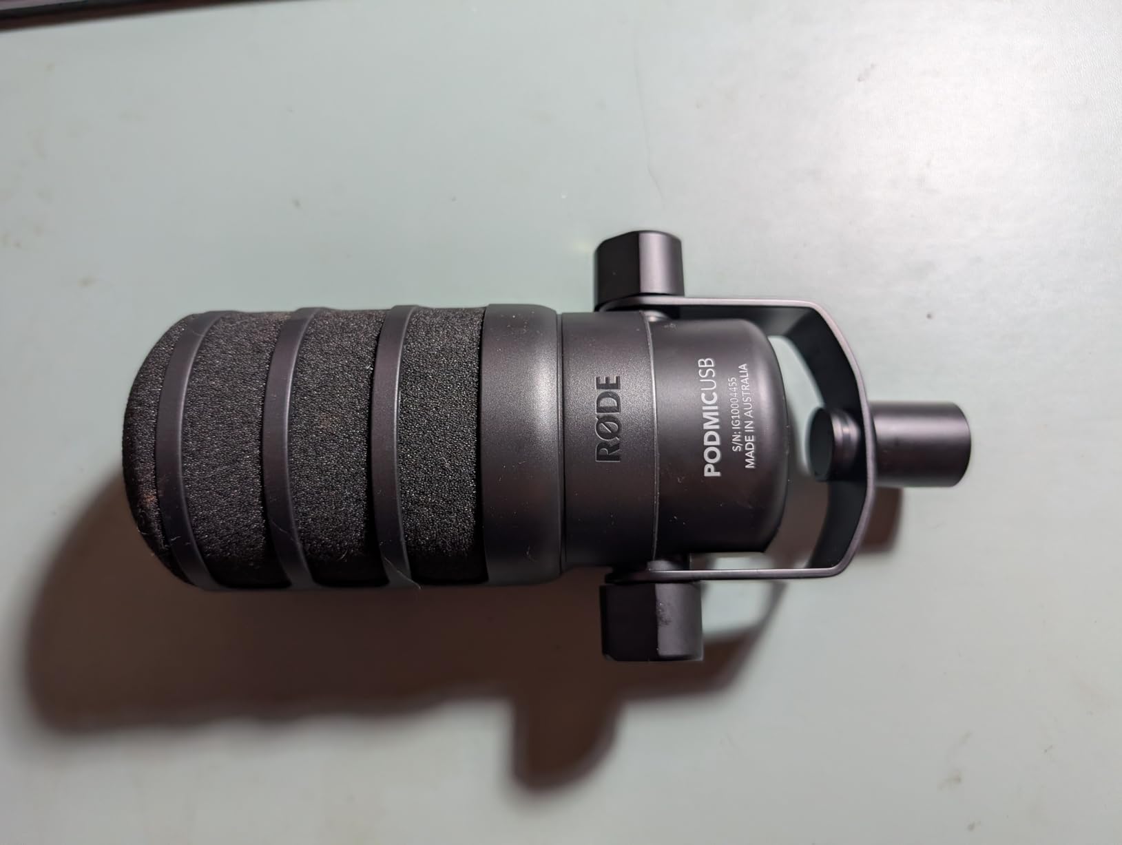 RØDE PodMic Cardioid Dynamic Broadcast Microphone with Integrated Swing Mount for Podcasting, Streaming, Gaming, and Voice Recording, Black - Customer Photo 2