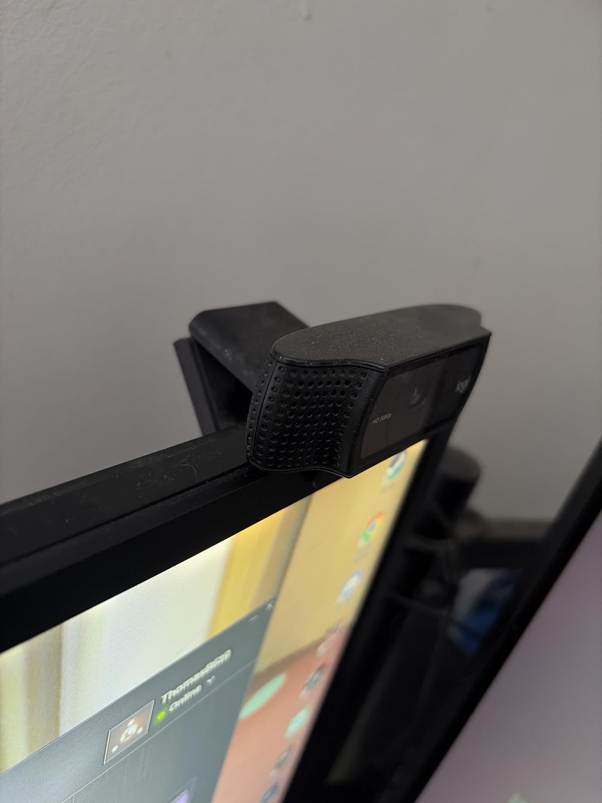 Logitech C920x HD Pro PC Webcam, Full HD 1080p/30fps Video, Clear Audio, HD Light Correction, Works with Microsoft Teams, Google Meet, Zoom, Nintendo Switch 2’s New GameChat Mode, Mac/Tablet- Black - Customer Photo 1