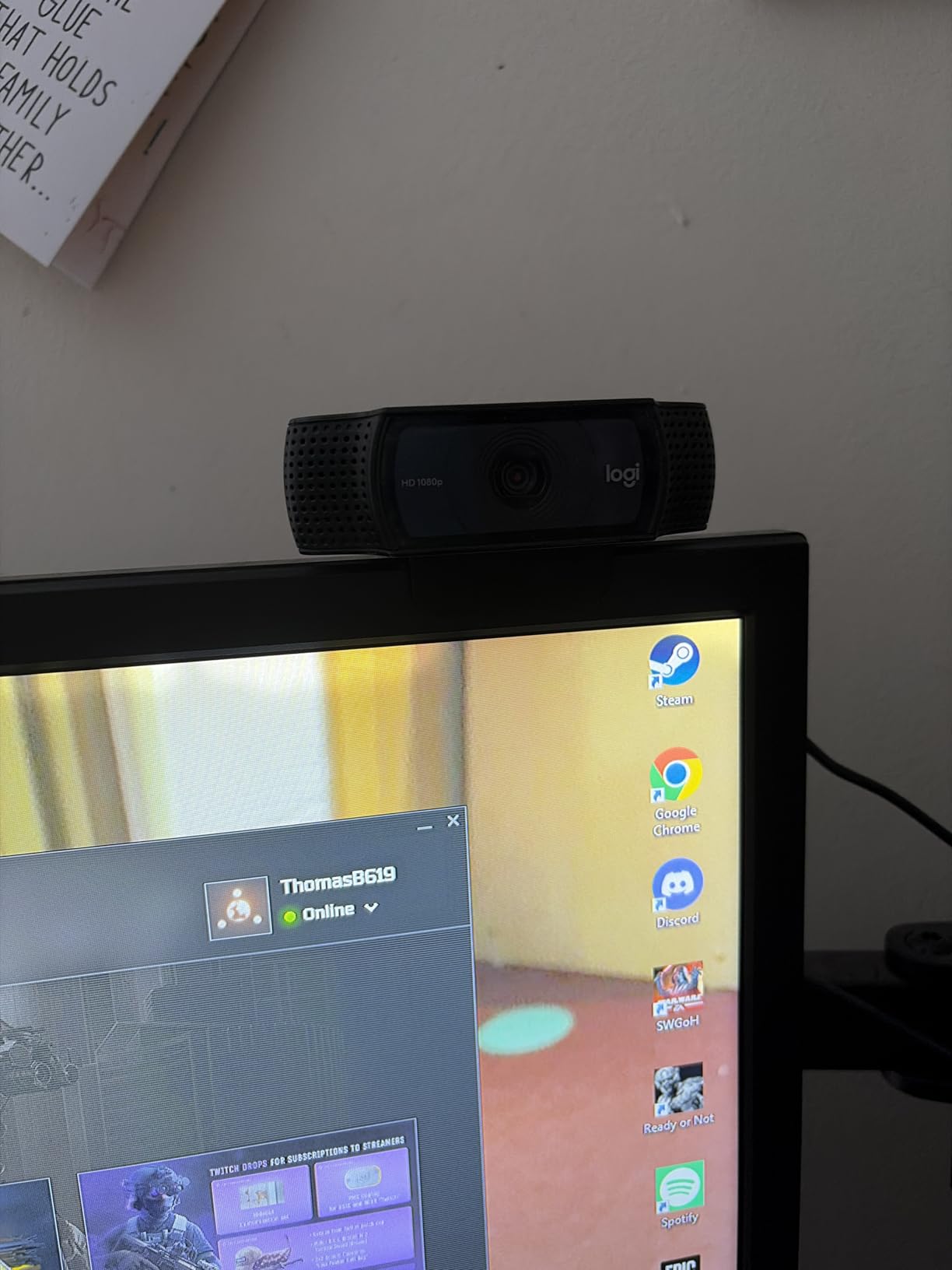 Logitech C920x HD Pro PC Webcam, Full HD 1080p/30fps Video, Clear Audio, HD Light Correction, Works with Microsoft Teams, Google Meet, Zoom, Nintendo Switch 2's New GameChat Mode, Mac/Tablet- Black - Customer Photo 1