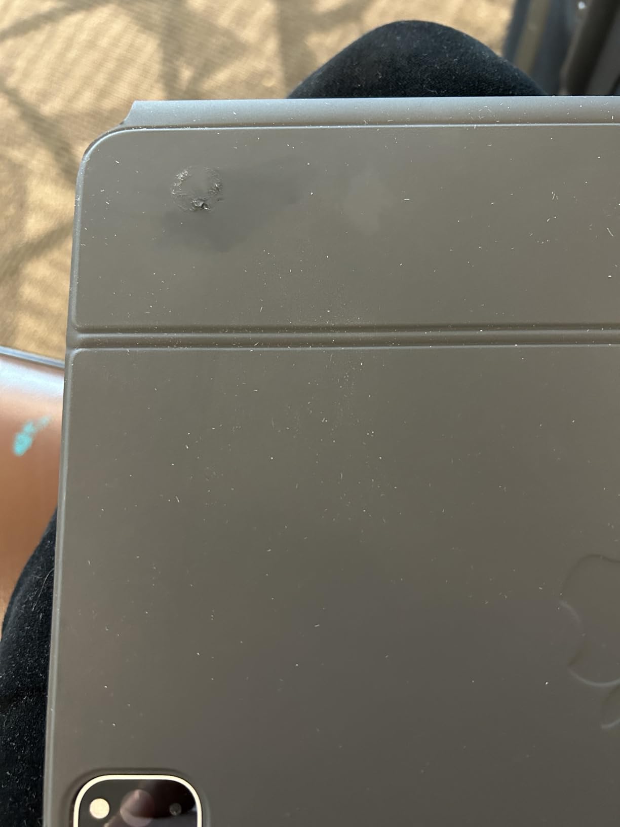 Apple Magic Keyboard: iPad Keyboard case for iPad Pro 11-inch (1st, 2nd, 3rd, 4th gen) and iPad Air (4th, 5th gen, and M2), Great Typing Experience, Built-in trackpad, US English - Black - Customer Photo 1