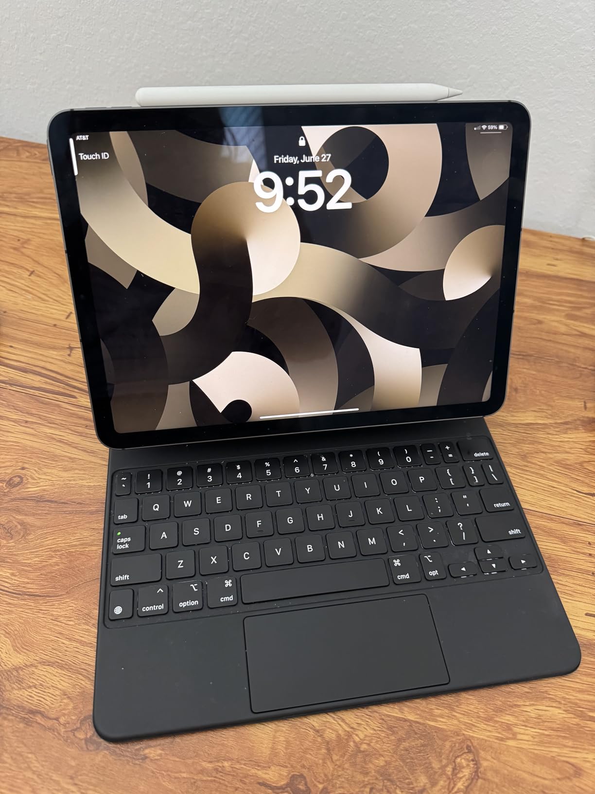 Apple Magic Keyboard: iPad Keyboard case for iPad Pro 11-inch (1st, 2nd, 3rd, 4th gen) and iPad Air (4th, 5th gen, and M2), Great Typing Experience, Built-in trackpad, US English - Black - Customer Photo 2