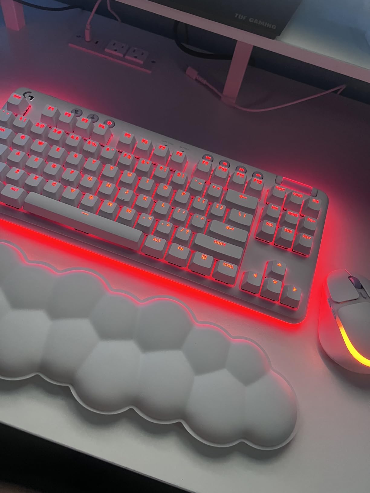 Logitech G713 Wired Mechanical Gaming Keyboard with LIGHTSYNC RGB Lighting, Clicky Switches (GX Blue), and Keyboard Palm Rest, PC/Mac Compatible - White Mist - Customer Photo 1
