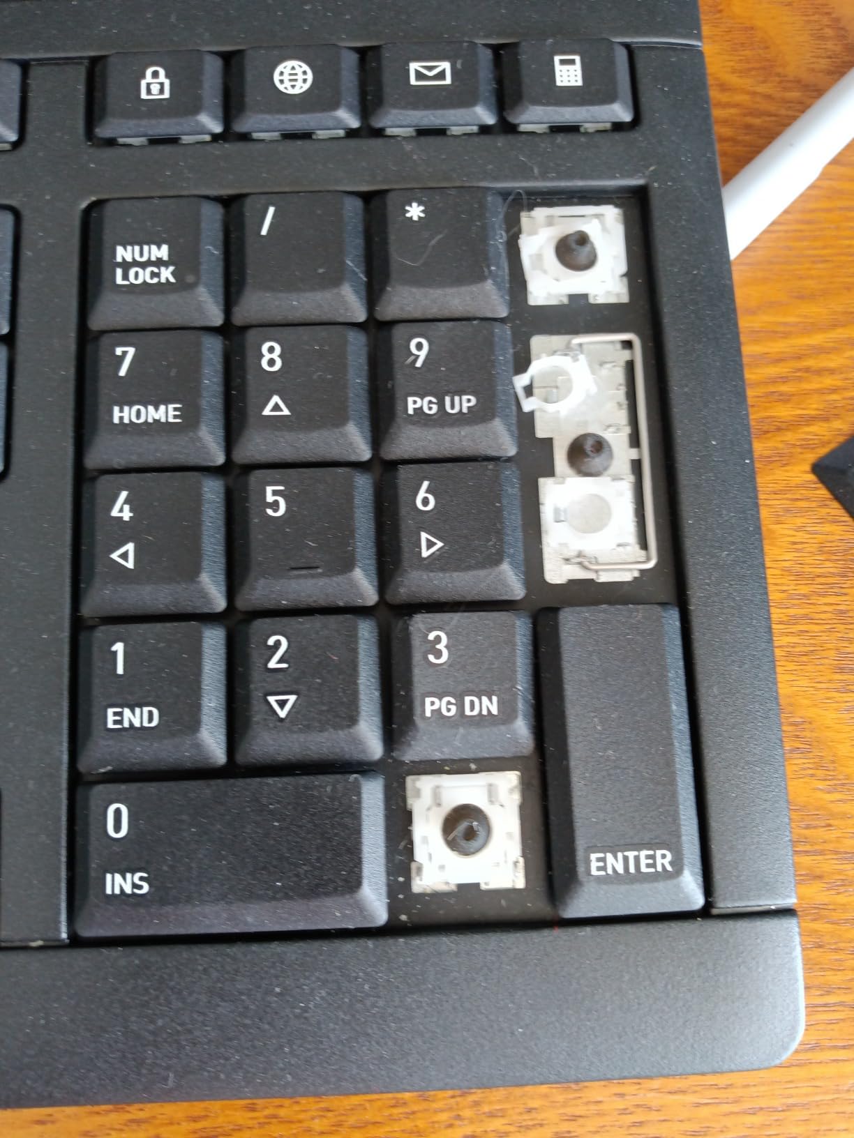 Cherry Stream Wireless Keyboard with SX Scissors Mechanism, Slim Yet Full Size QWERTY Ergo Friendly with Number Pad, Thin Design with Quiet keystroke for use at Home Office or Work. Black - Customer Photo 1