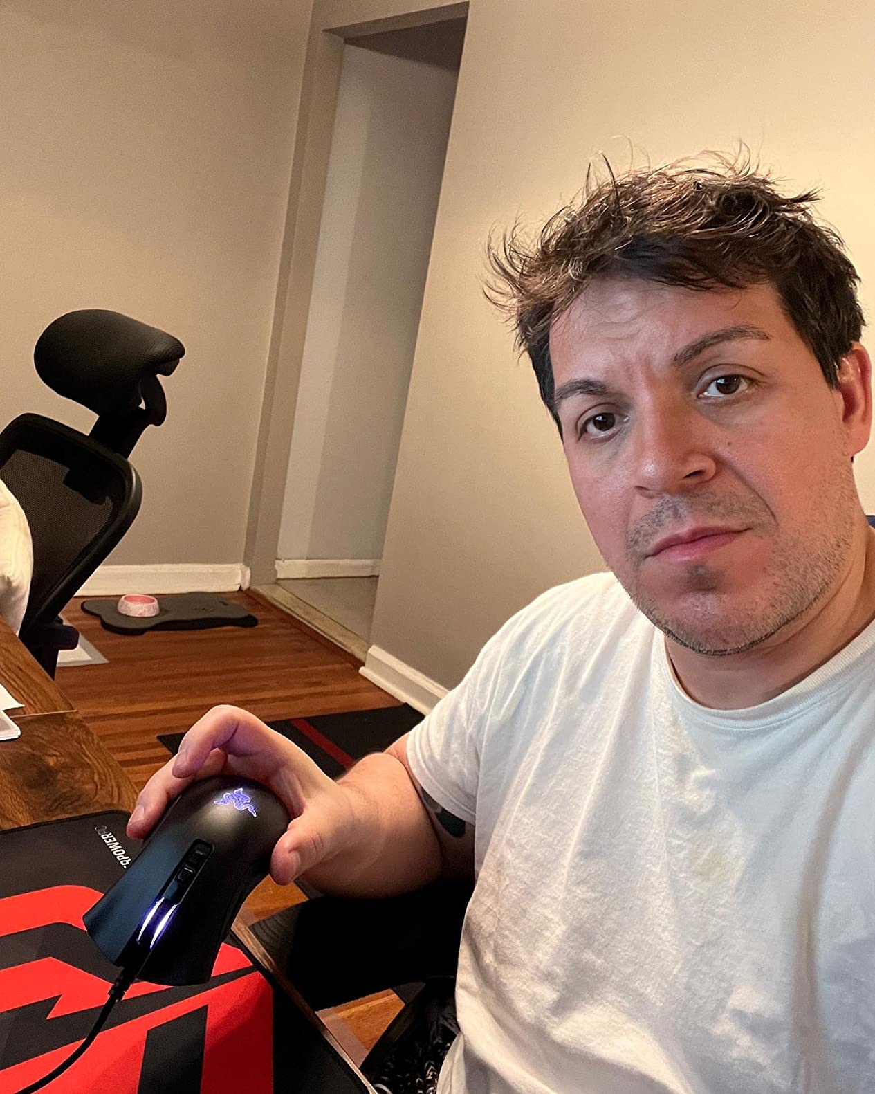 Razer DeathAdder V2 X HyperSpeed: Award-Winning Ergonomic Design - Ultra-Fast Wireless - 235hr Battery Life - 7 Programmable Buttons - Gen 2 Mechanical Switches - 5G 14K DPI Optical Sensor - Customer Photo 2