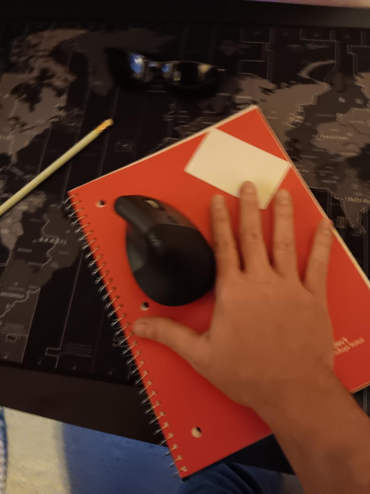 Logitech Lift Vertical Ergonomic Mouse, Wireless Bluetooth or USB Receiver, Quiet Clicks, 4 Buttons, Right Hand Wireless Mouse, Windows/macOS/iPadOS, Laptop, PC - Graphite - Customer Photo 1