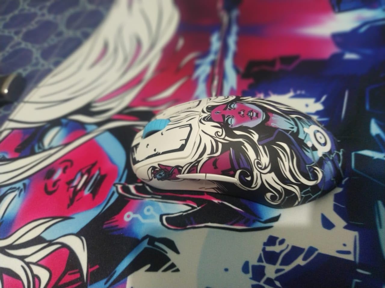 SteelSeries Prime FPS Gaming Mouse – 18,000 CPI TrueMove Pro Optical Sensor – 5 Programmable Buttons – Magnetic Optical Switches – Brilliant Prism RGB Lighting - Neo Noir - Customer Photo 1