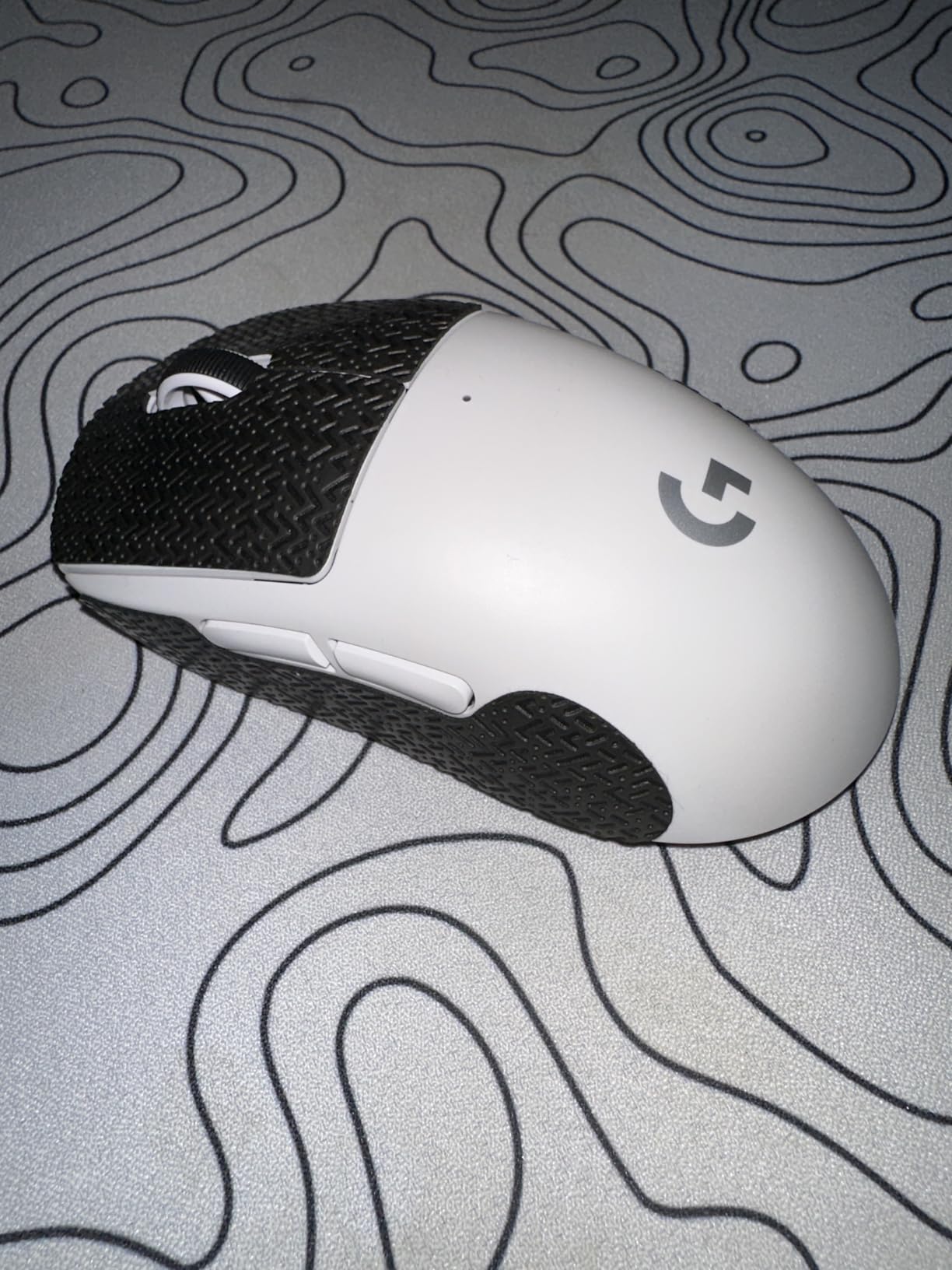 Logitech G PRO X Superlight 2 Wireless Gaming Mouse, 60g Pro-Grade with 5 Programmable Buttons, 44k DPI Sensor, 8kHz Report Rate, USB-C Charging for PC/Mac - Black - Customer Photo 1