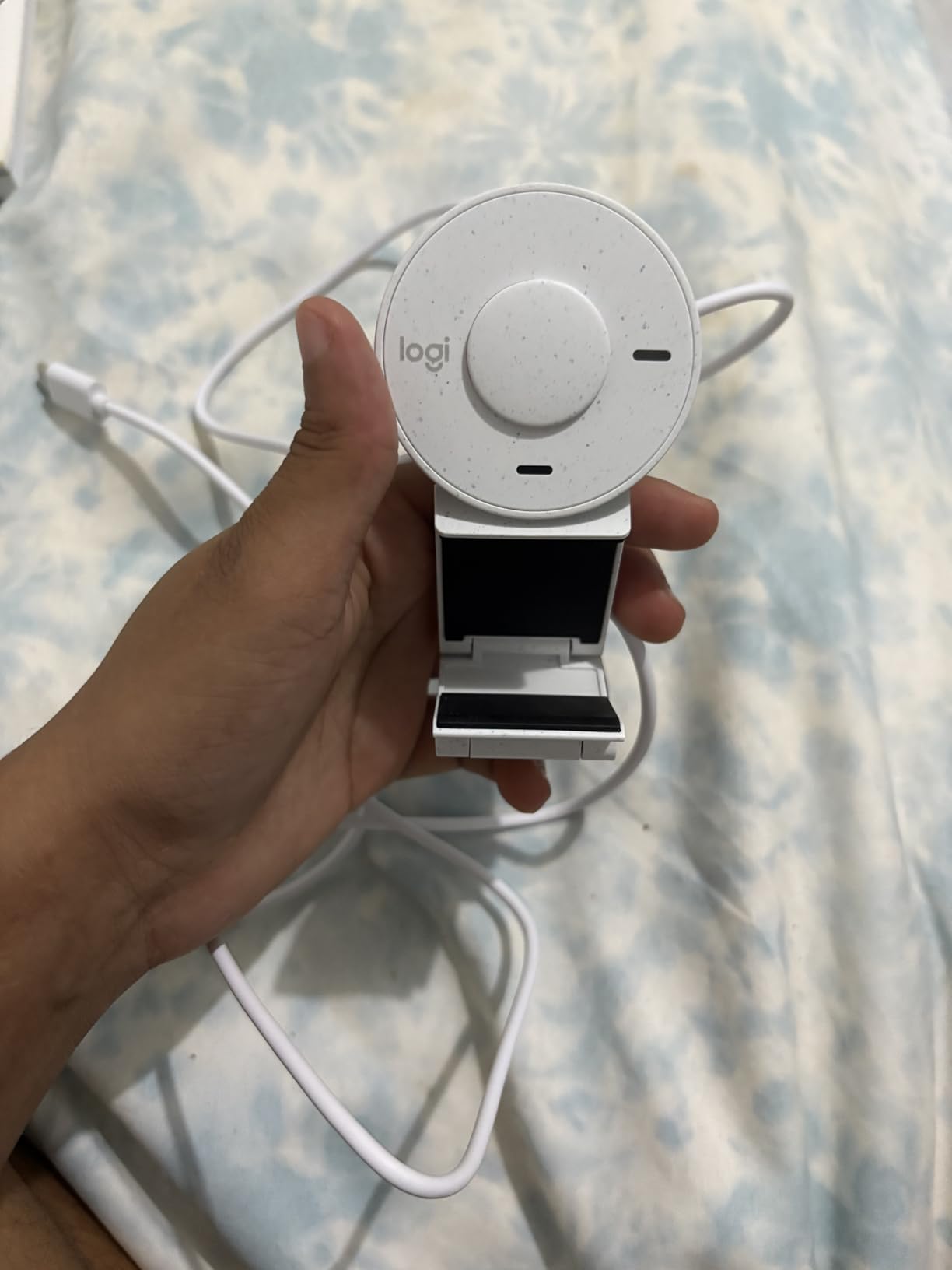 Logitech Brio 301 Full HD 1080p Webcam with Auto Light Correction, Noise Reduction Mics, Privacy Cover, Works with Teams, Google Meet, Zoom - Black - Customer Photo 1